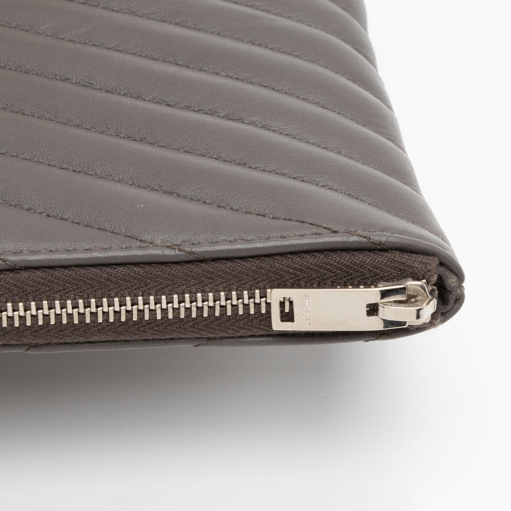 Saint Laurent Matelasse Lambskin Jolie Pouch (SHF-jMIklt)