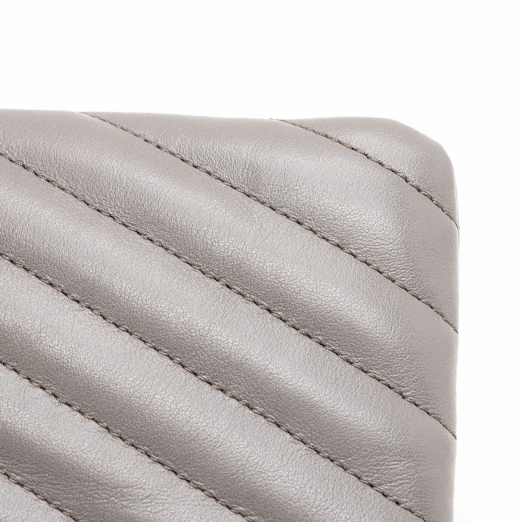 Saint Laurent Matelasse Lambskin Jolie Pouch (SHF-jMIklt)