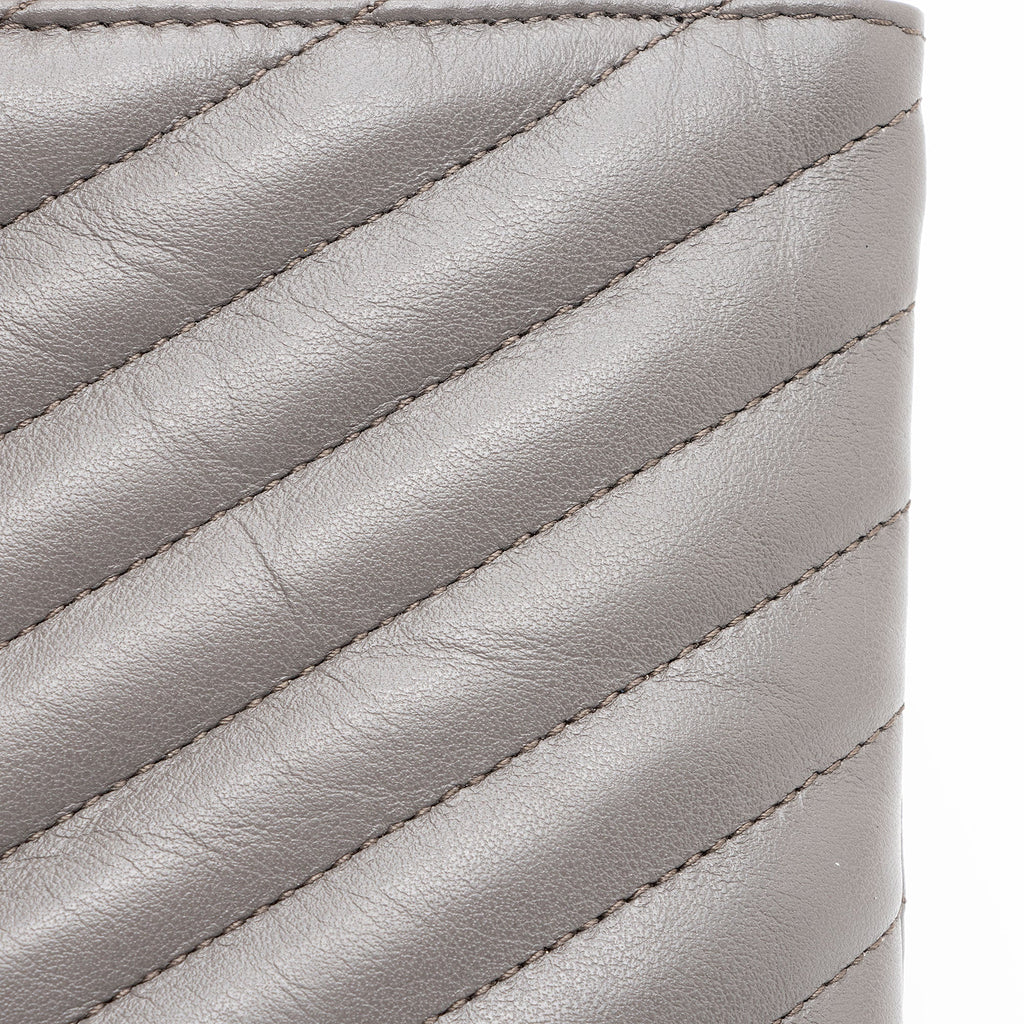 Saint Laurent Matelasse Lambskin Jolie Pouch (SHF-jMIklt)