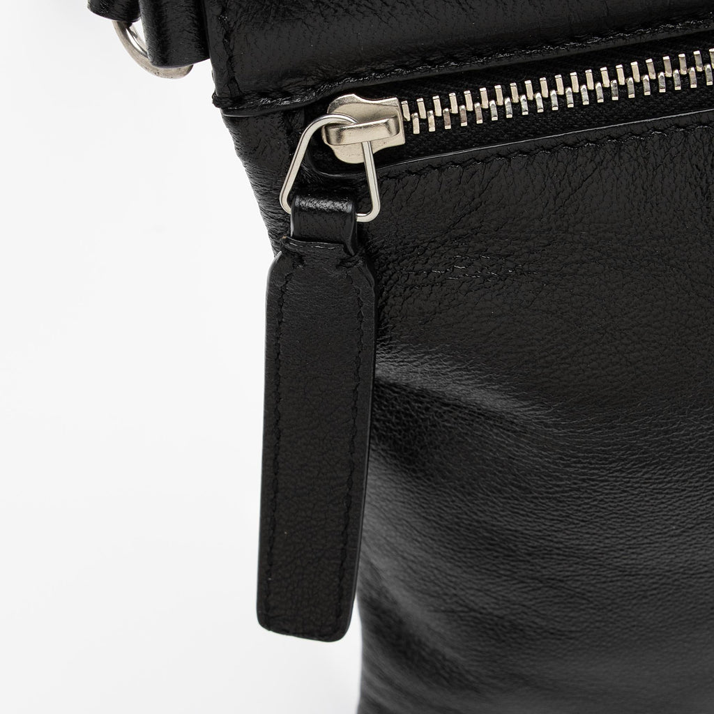 Saint Laurent Lambskin Sid Flat Crossbody Bag (SHF-PDqg2e)