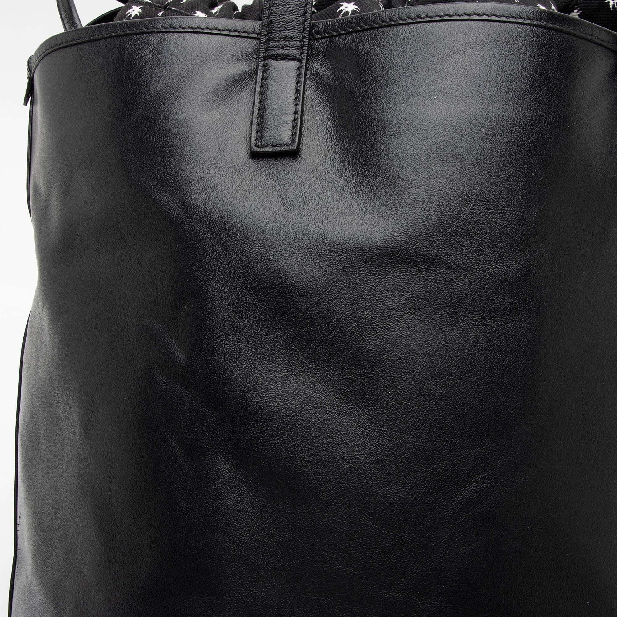 Saint Laurent Leather Teddy Large Bucket Bag (SHF-s2ALK4)