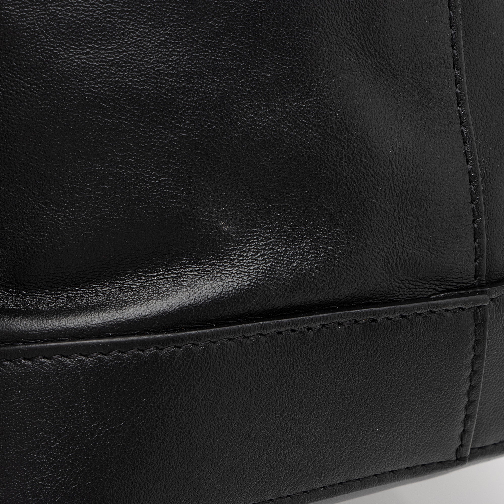 Saint Laurent Leather Teddy Large Bucket Bag (SHF-s2ALK4)