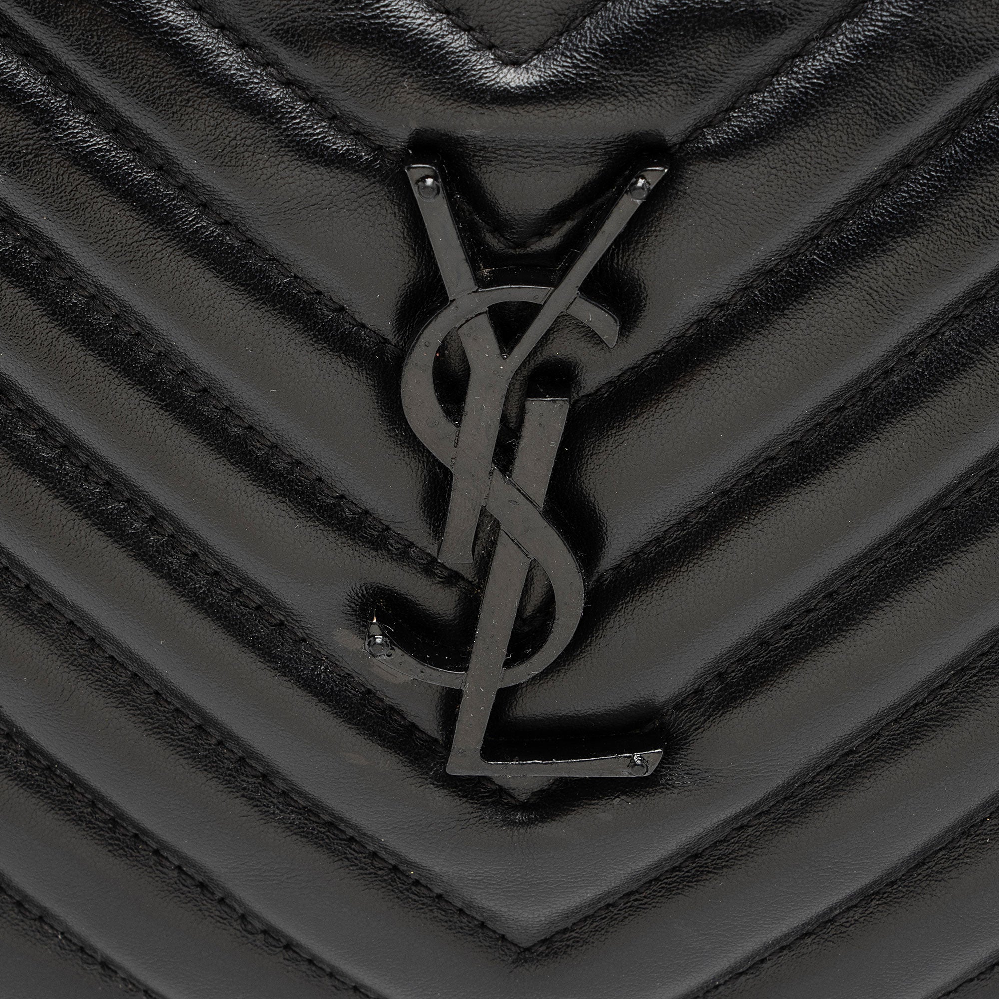Saint Laurent Matelasse Calfskin Matte Black Monogram Lou Camera Bag (SHF-APSLqT)