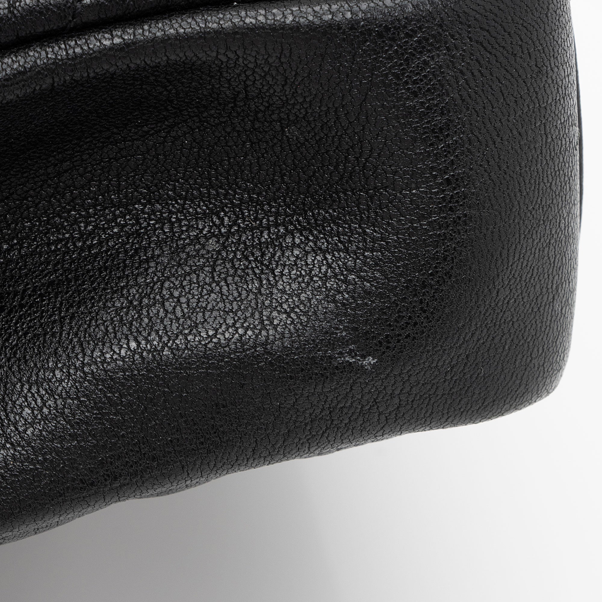 Saint Laurent Matelasse Calfskin Monogram College Medium Shoulder Bag (SHF-1hq9qs)