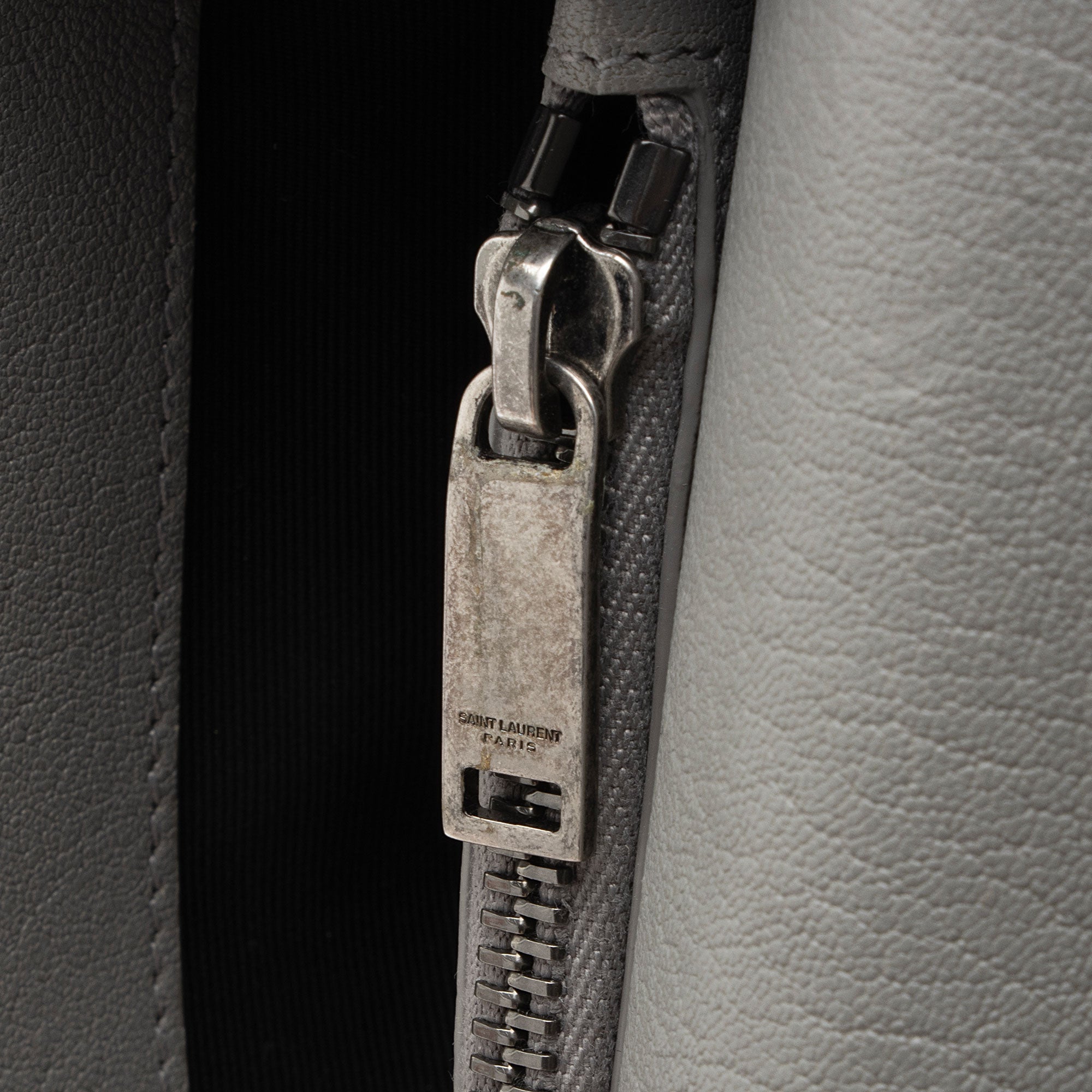 Saint Laurent Matelasse Calfskin Monogram College Medium Shoulder Bag (SHF-D2O1lS)