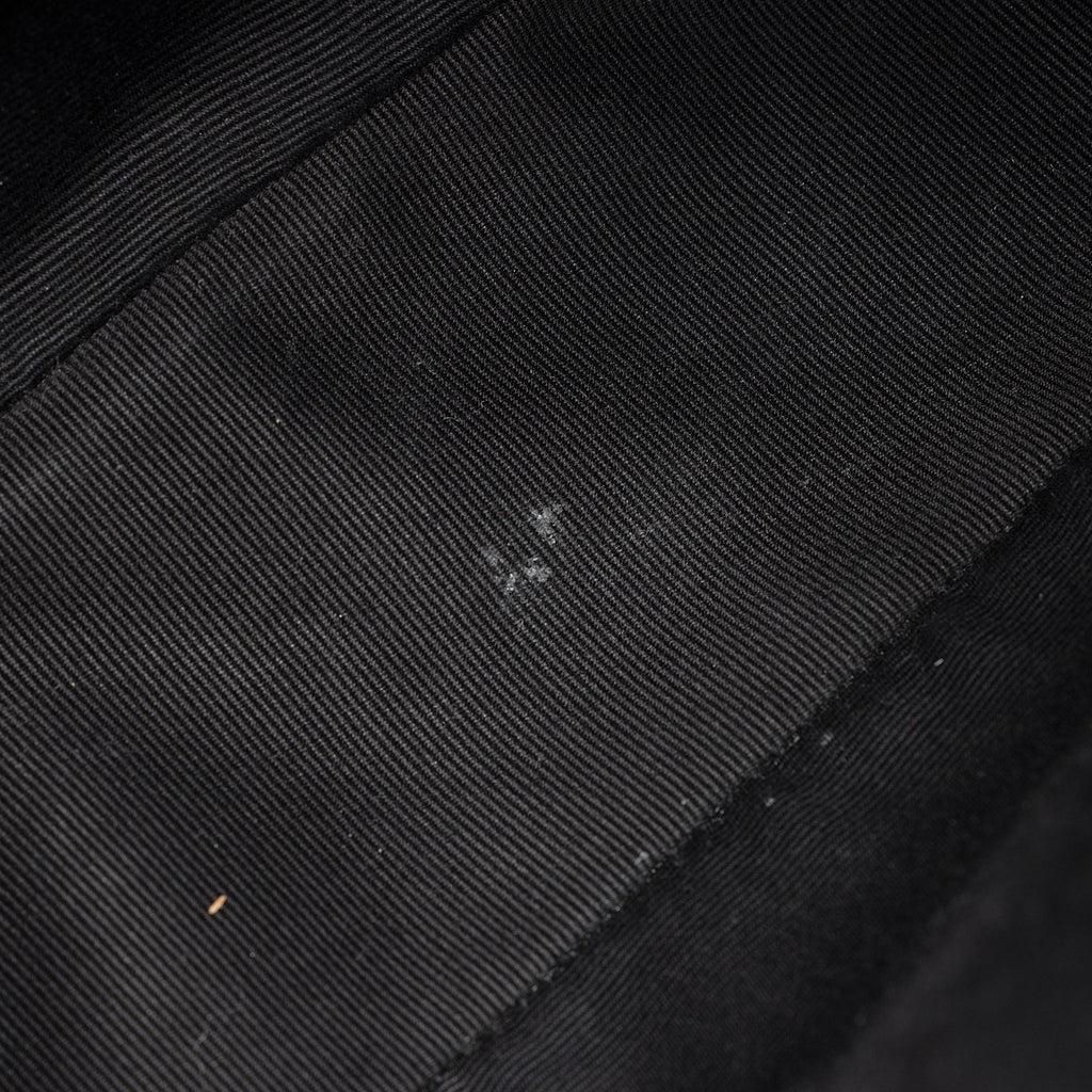 Saint Laurent Matelasse Calfskin Monogram Lou Camera Bag (SHF-Dlf8kG)