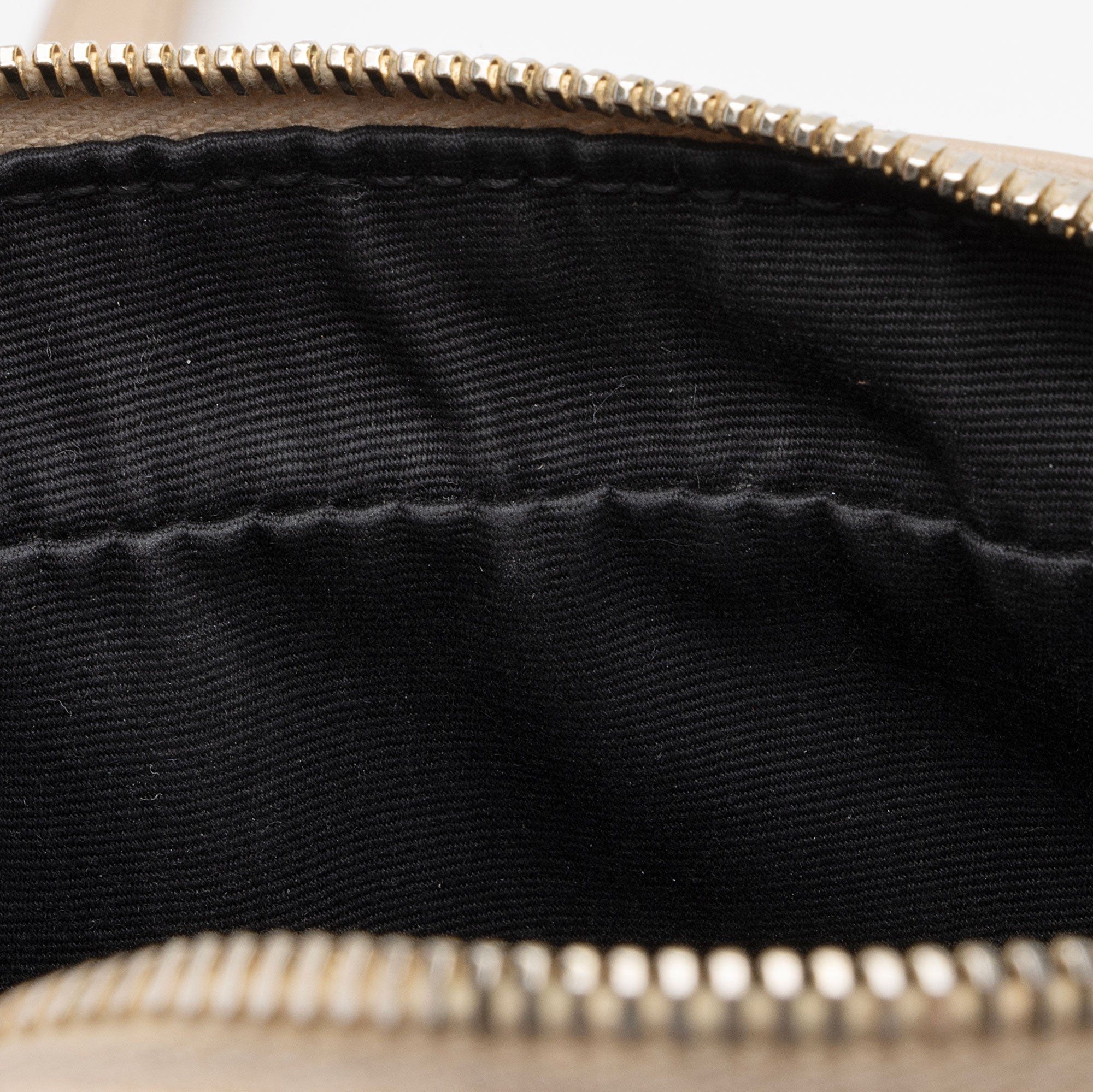 Saint Laurent Matelasse Calfskin Monogram Lou Camera Bag (SHF-TFjjTM)