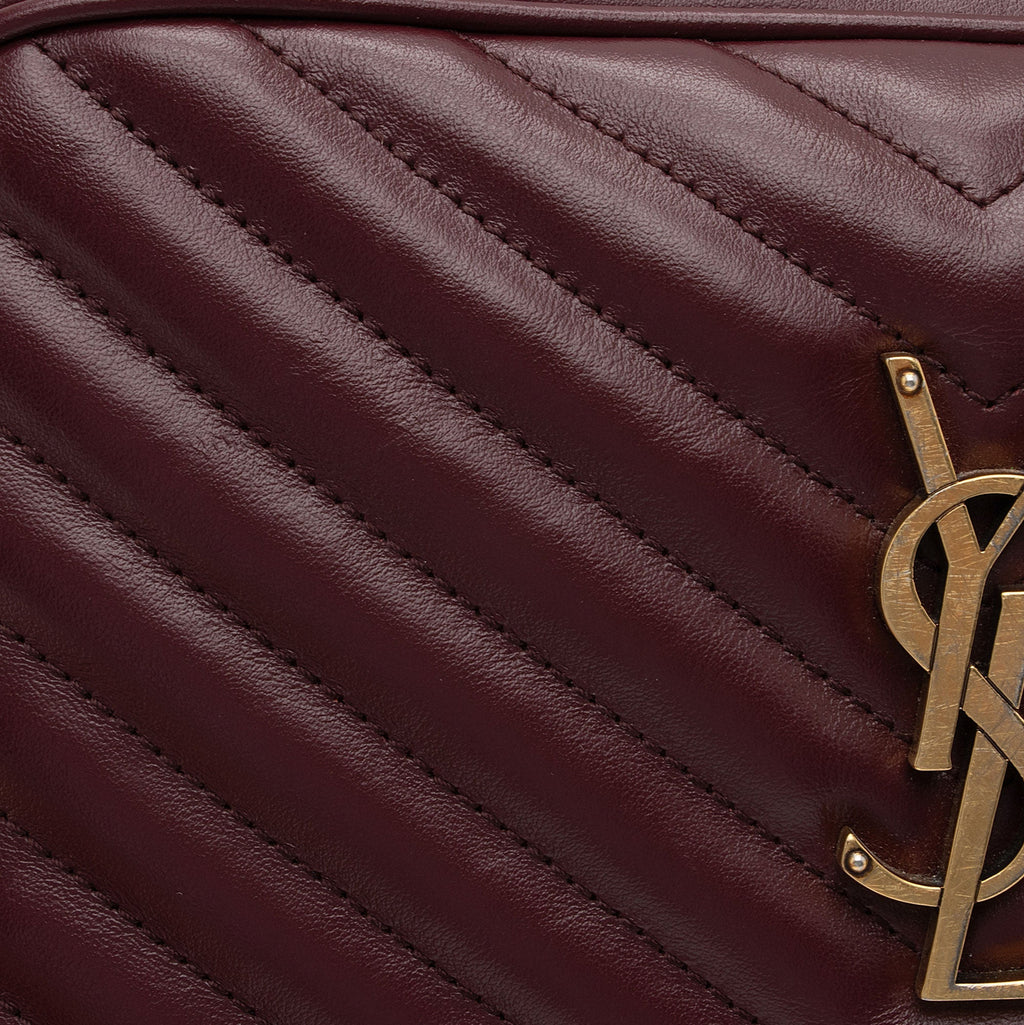 Saint Laurent Matelasse Calfskin Monogram Lou Camera Bag (SHF-sQ3XgD)