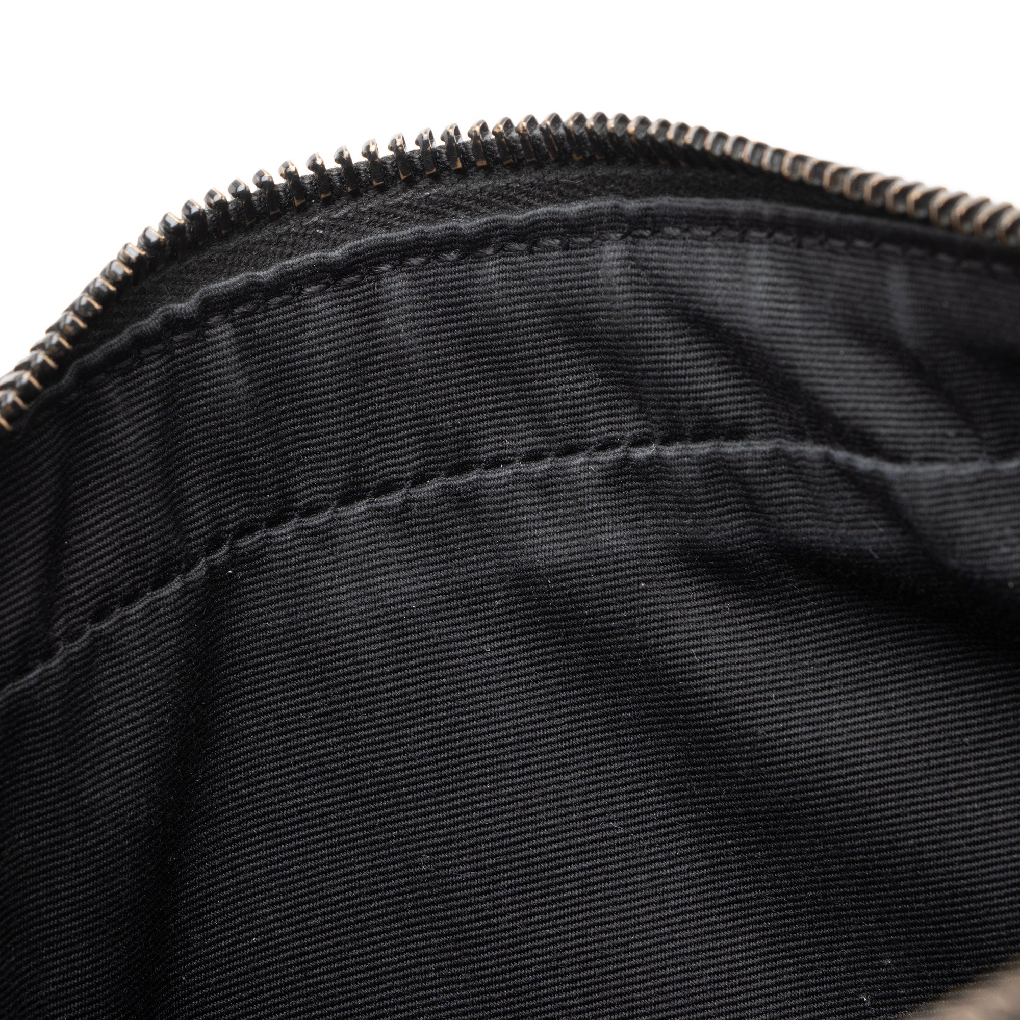 Saint Laurent Matelasse Calfskin Monogram Lou Camera Bag (SHF-maESsA)