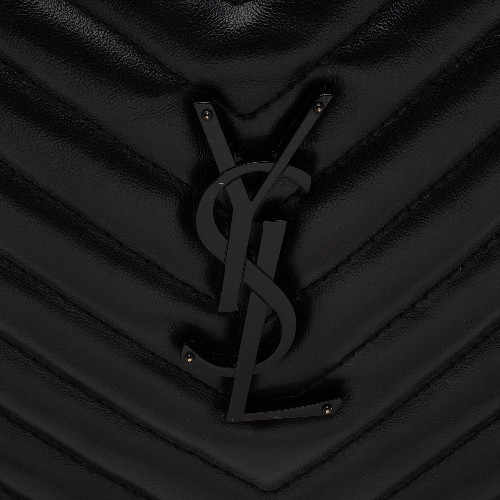 Saint Laurent Matelasse Calfskin Monogram Lou Camera Bag (SHF-maESsA)