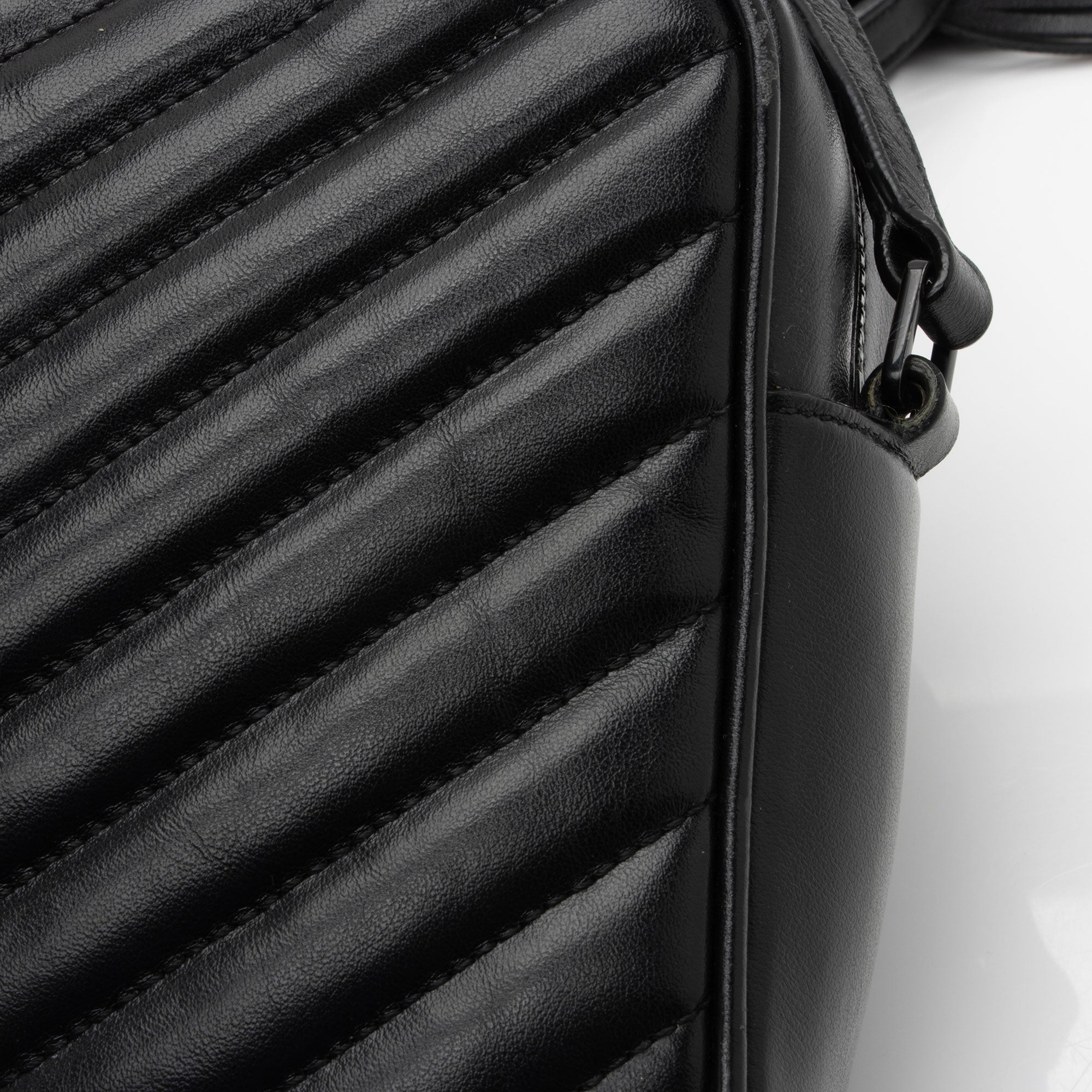 Saint Laurent Matelasse Calfskin Monogram Lou Camera Bag (SHF-maESsA)