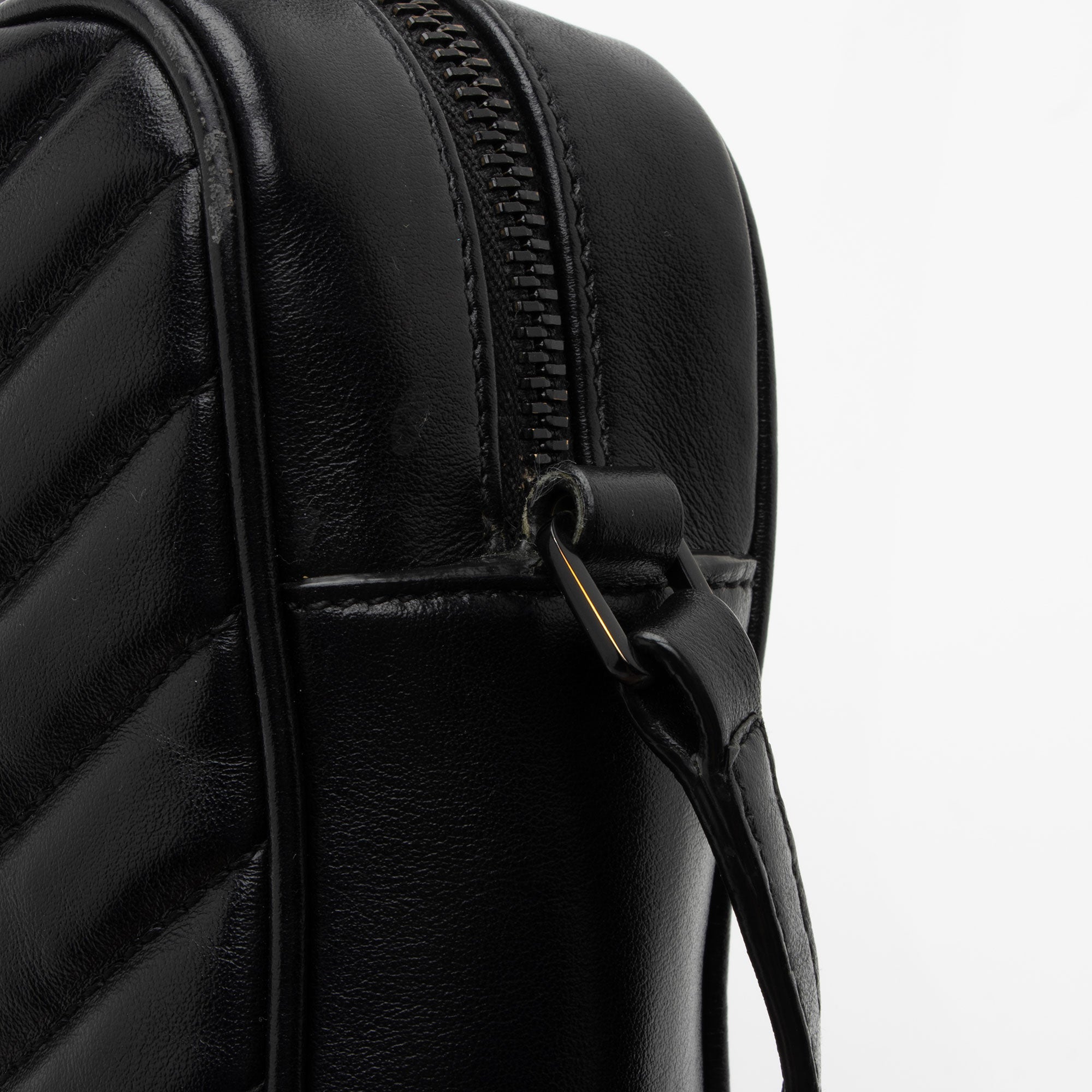 Saint Laurent Matelasse Calfskin Monogram Lou Camera Bag (SHF-maESsA)