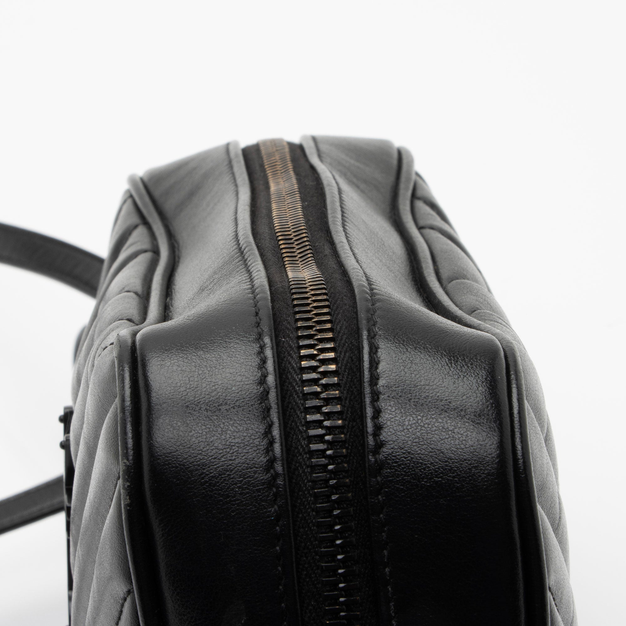 Saint Laurent Matelasse Calfskin Monogram Lou Camera Bag (SHF-maESsA)