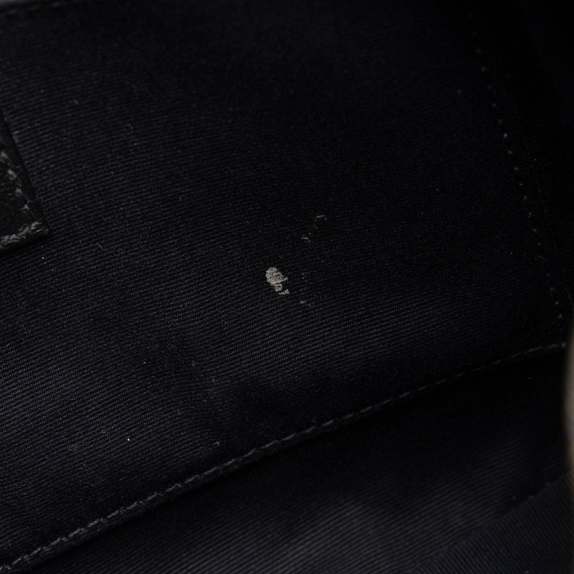 Saint Laurent Matelasse Calfskin Monogram Lou Camera Bag (SHF-pLUzLE)