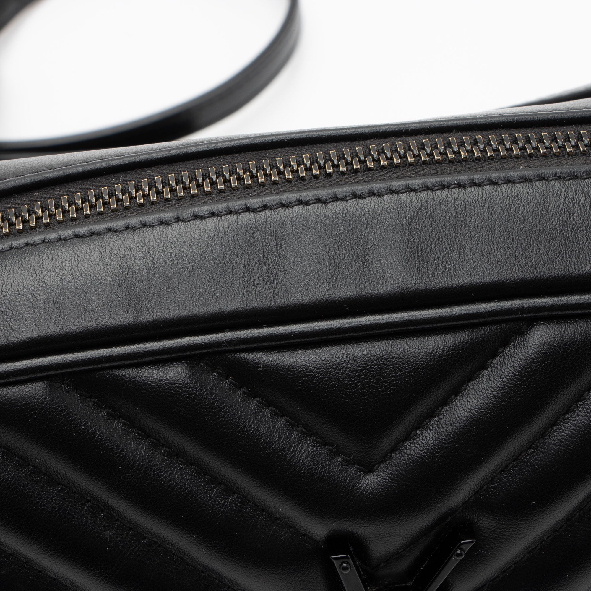 Saint Laurent Matelasse Calfskin Monogram Lou Camera Bag (SHF-pLUzLE)