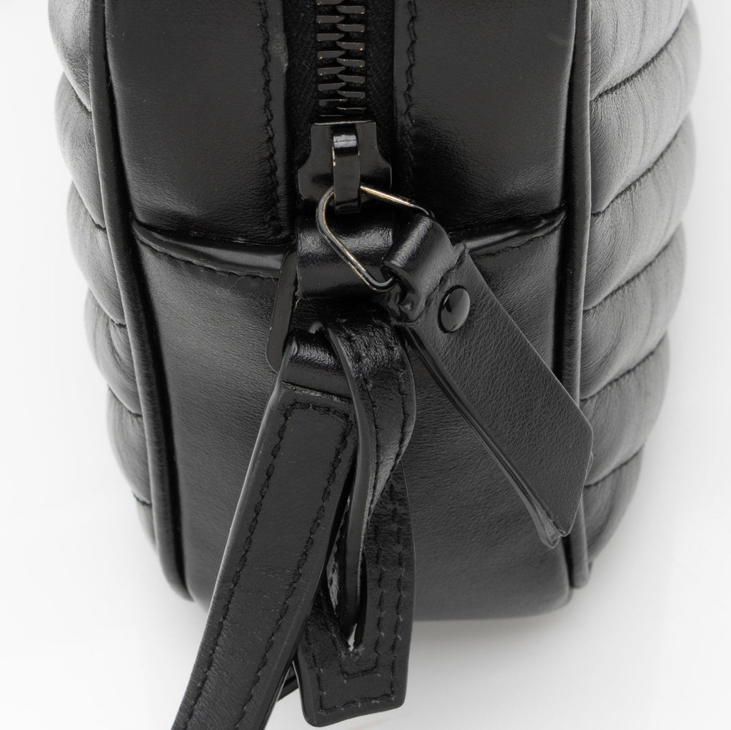 Saint Laurent Matelasse Calfskin Monogram Lou Camera Bag (SHF-hlZNvk)
