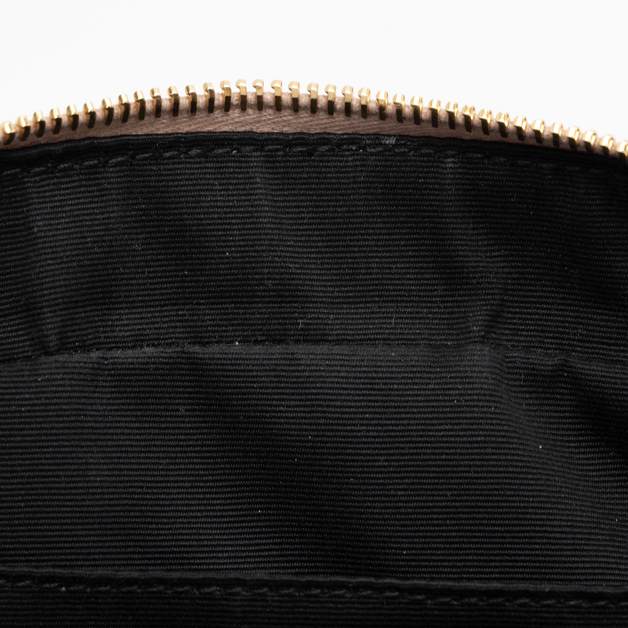 Saint Laurent Matelasse Calfskin Monogram Lou Camera Bag (SHF-X8DDNR)