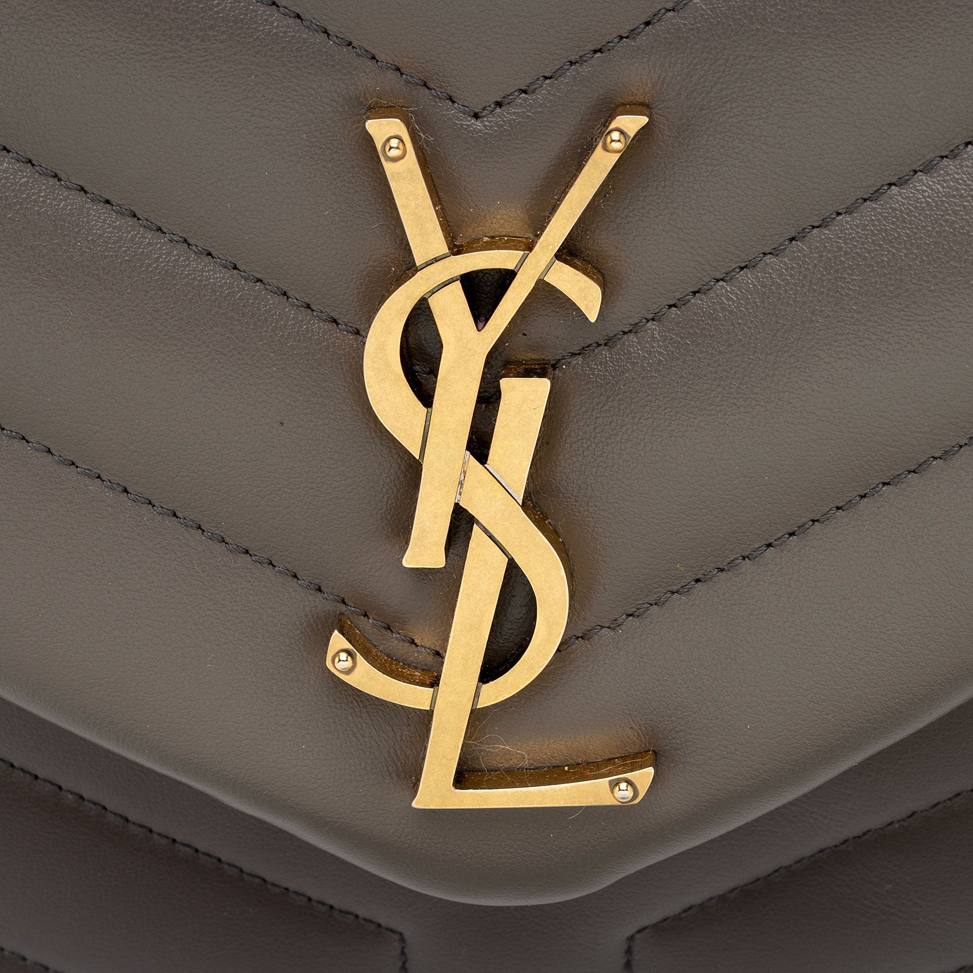 Saint Laurent Matelasse Calfskin Monogram LouLou Chain Medium Shoulder Bag (SHF-19W4rm)