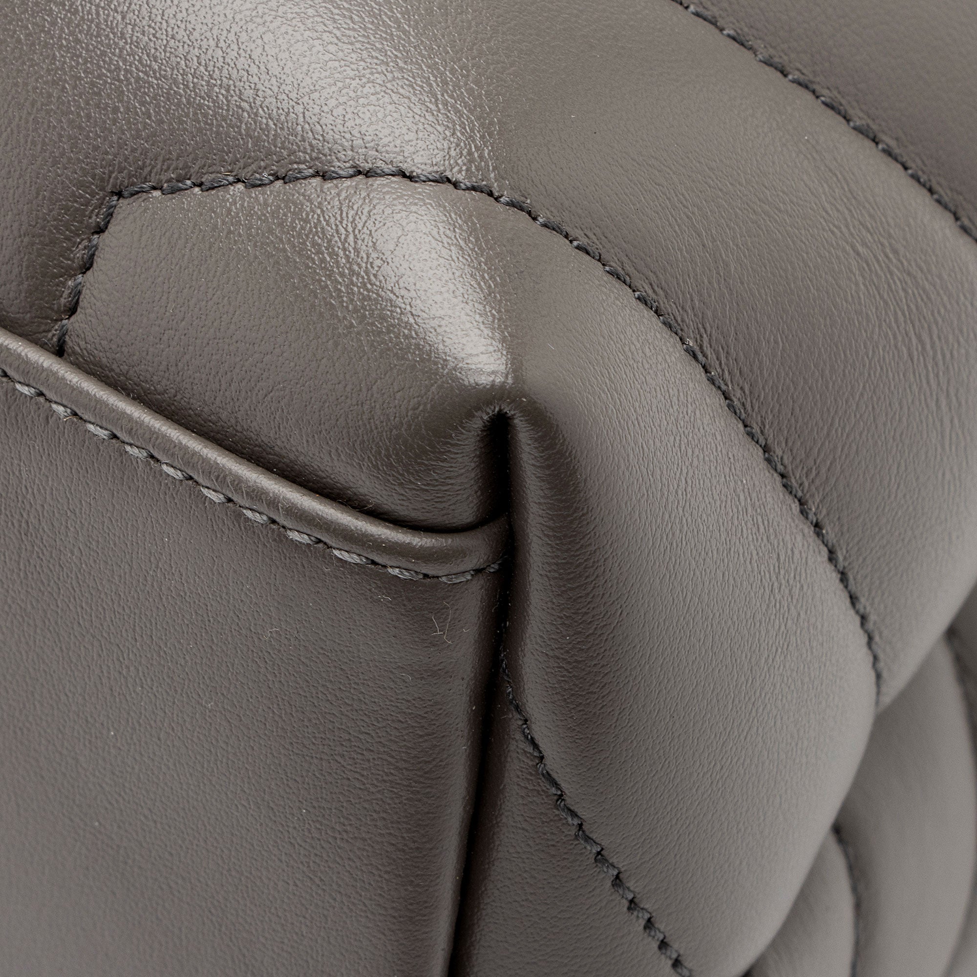 Saint Laurent Matelasse Calfskin Monogram LouLou Chain Medium Shoulder Bag (SHF-19W4rm)