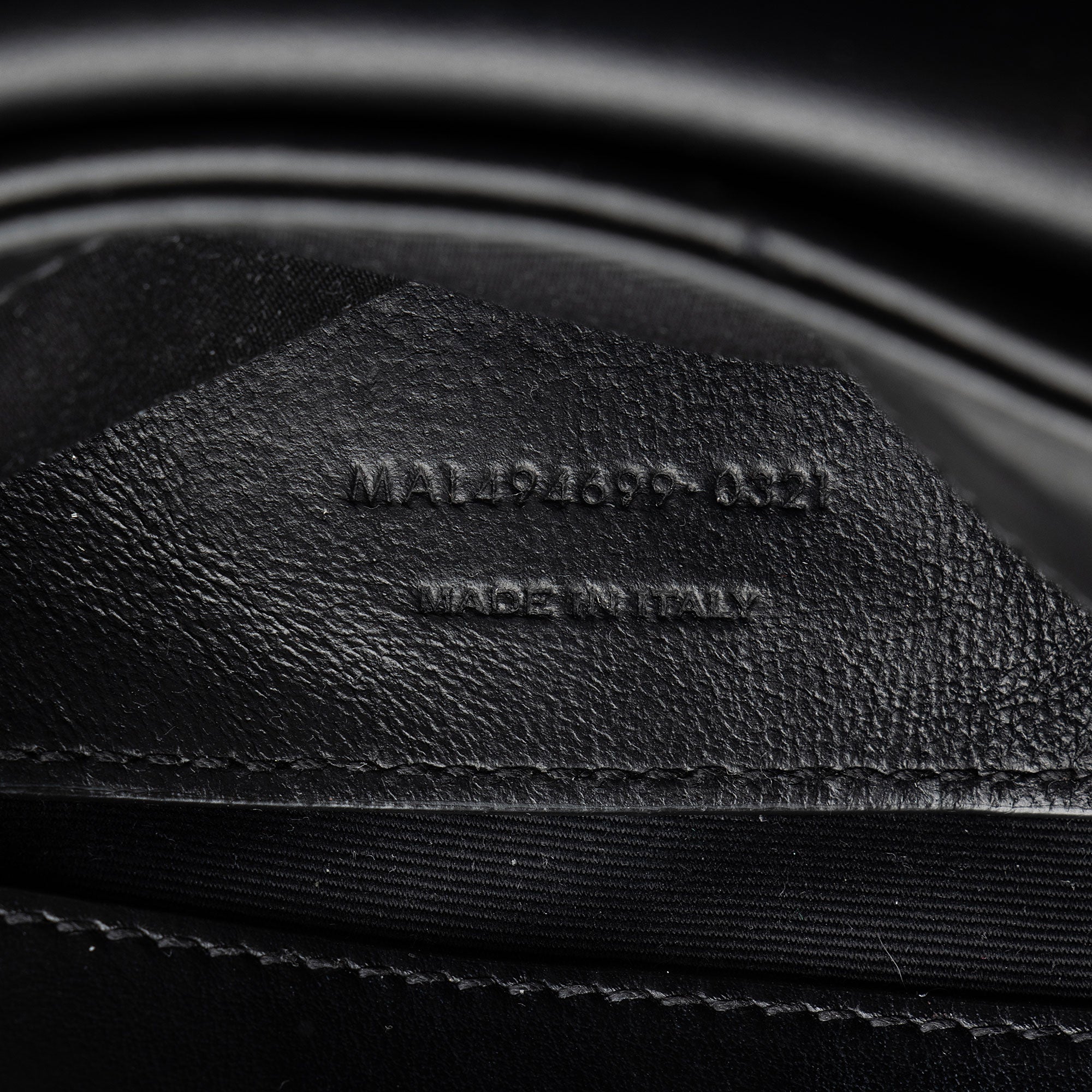 Saint Laurent Matelasse Calfskin Monogram LouLou Chain Small Crossbody Bag (SHF-s725vF)