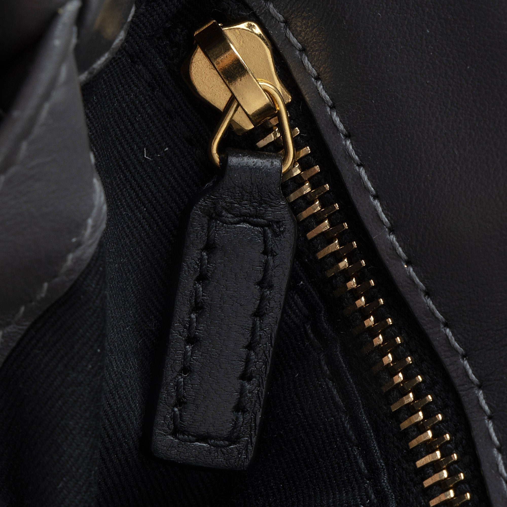 Saint Laurent Matelasse Calfskin Monogram LouLou Toy Crossbody Bag (SHF-P5Bzym)