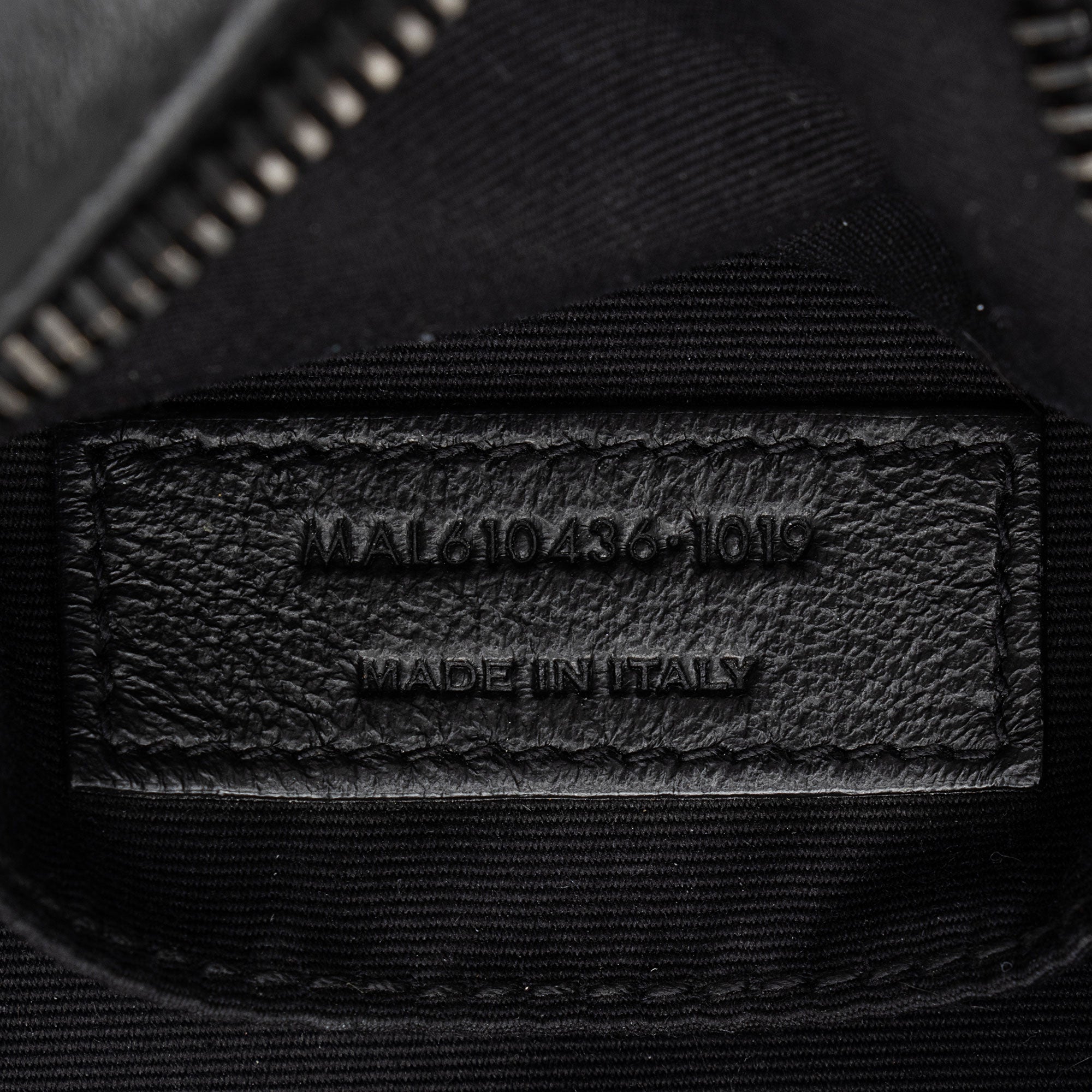 Saint Laurent Matelasse Calfskin Monogram Vinyle Round Camera Bag (SHF-TICycU)