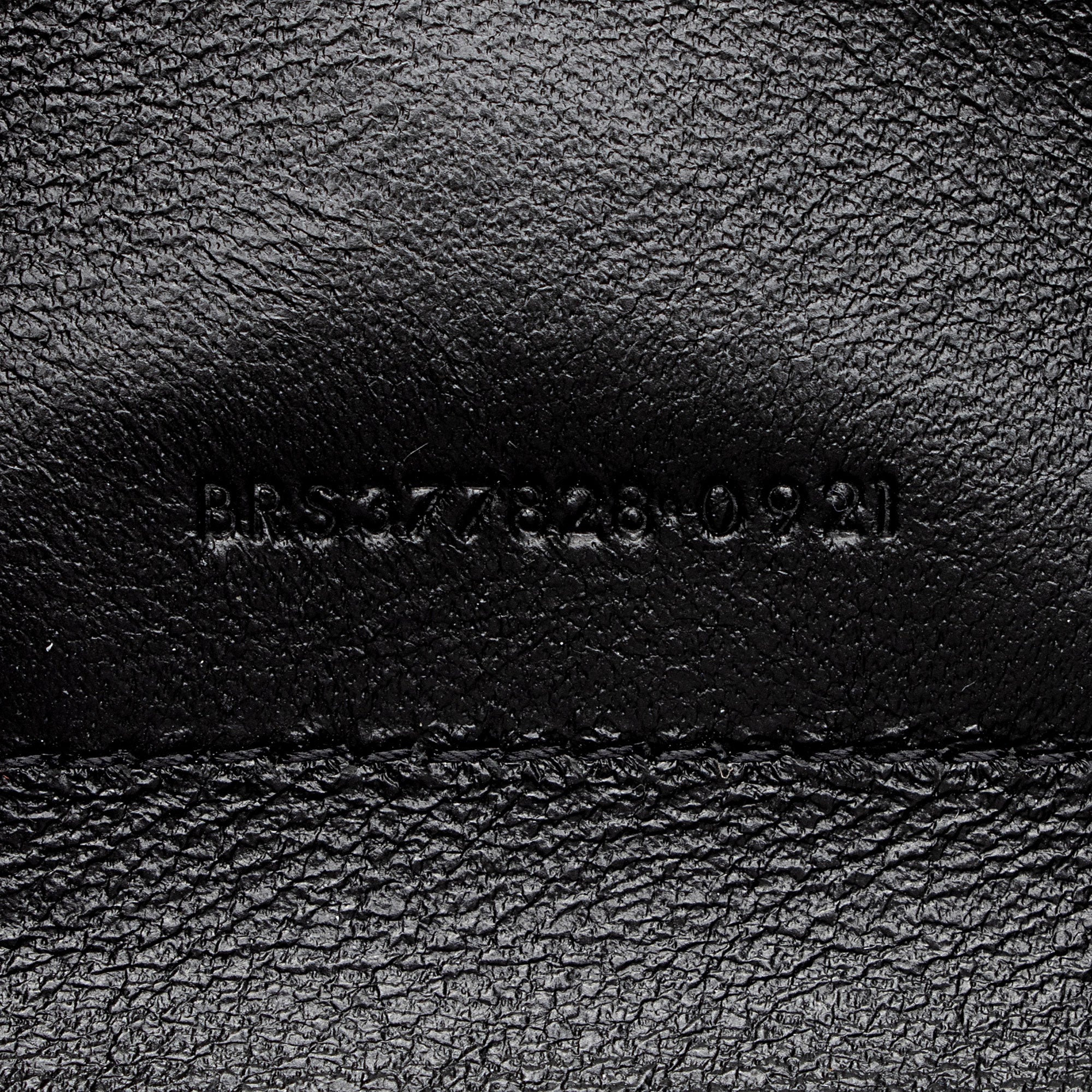 Saint Laurent Matelasse Grain de Poudre Monogram Chain Wallet (SHF-JxENie)