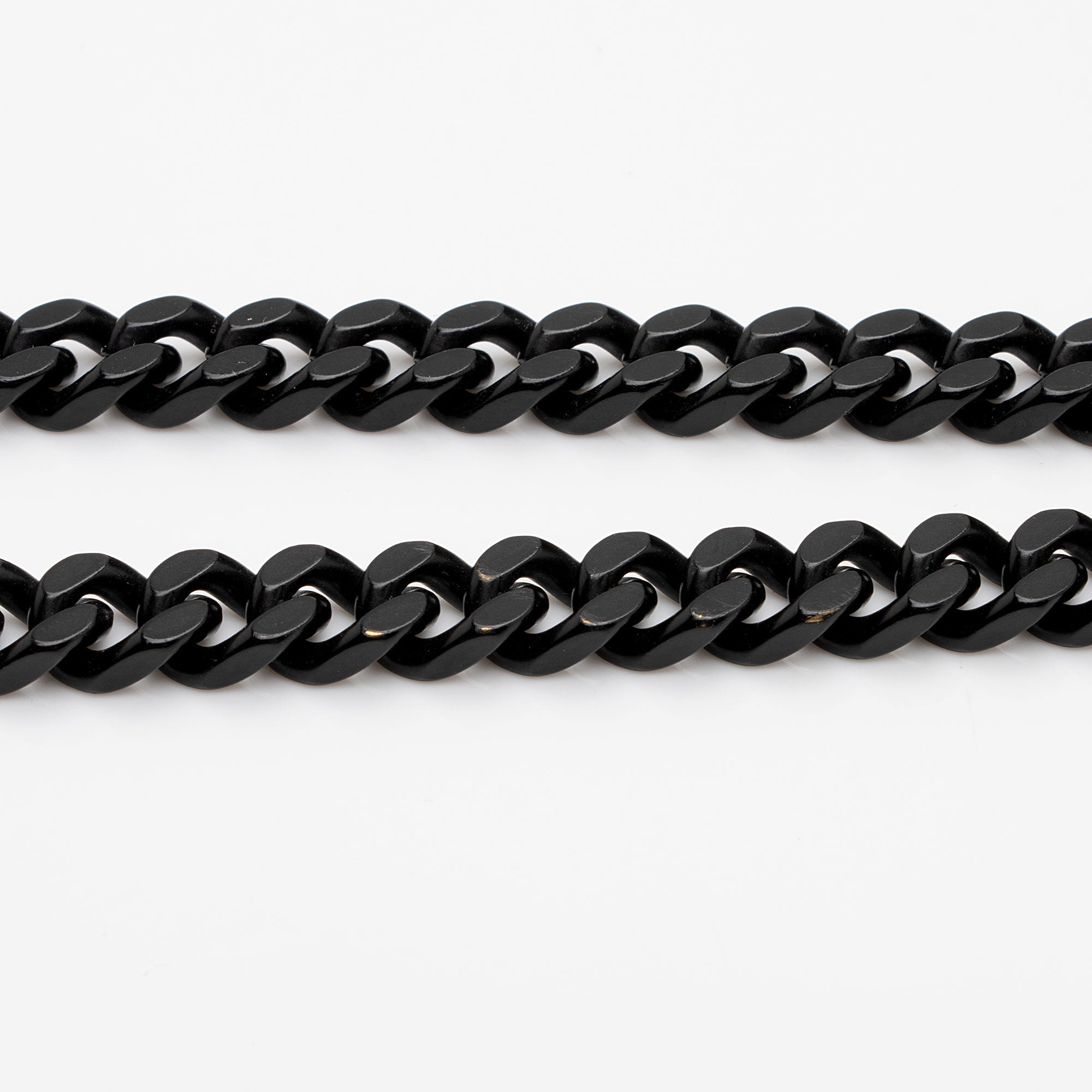 Saint Laurent Matelasse Grain de Poudre Monogram Chain Wallet (SHF-FNayQN)