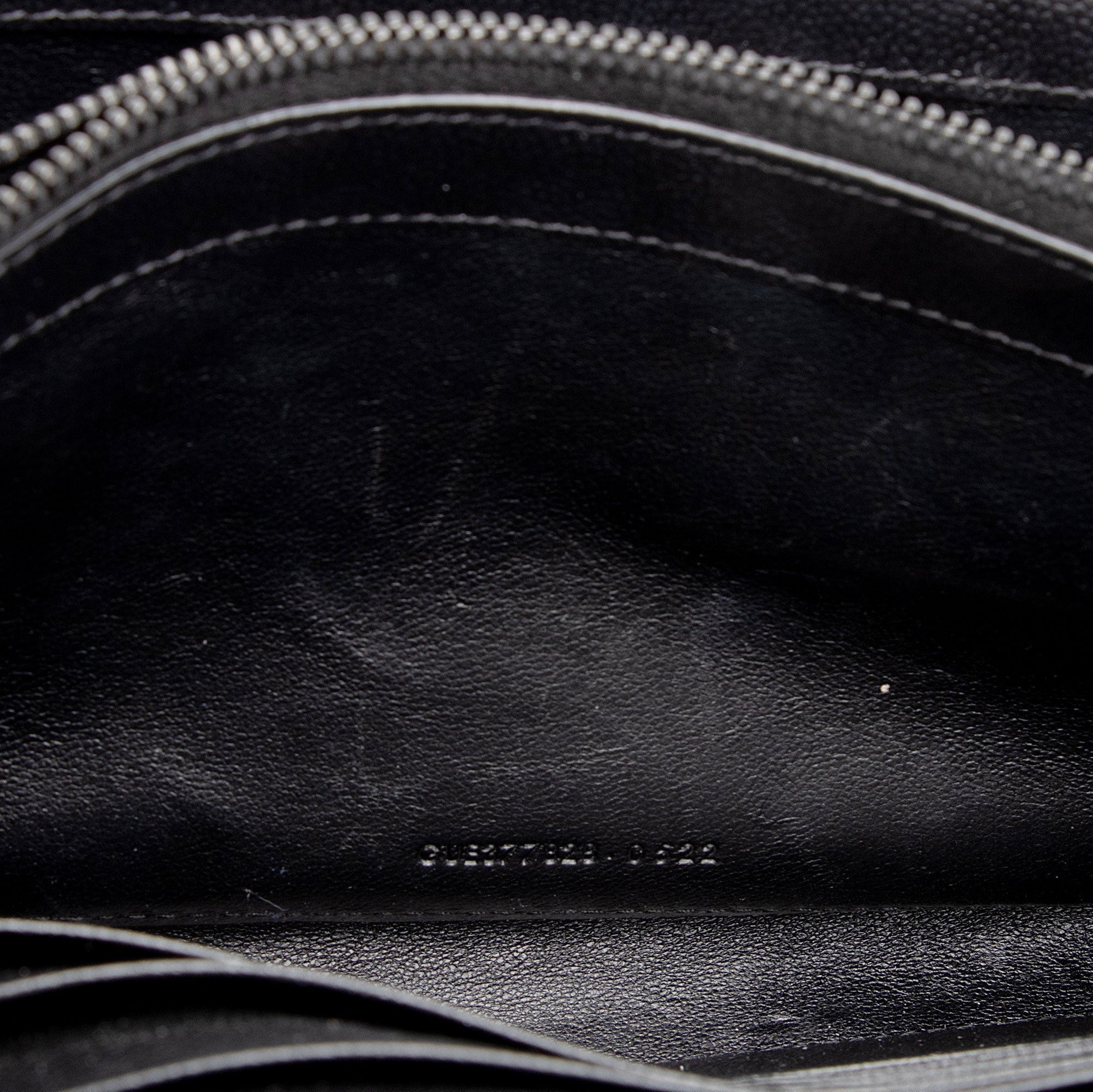 Saint Laurent Matelasse Grain de Poudre Monogram Chain Wallet (SHF-FNayQN)