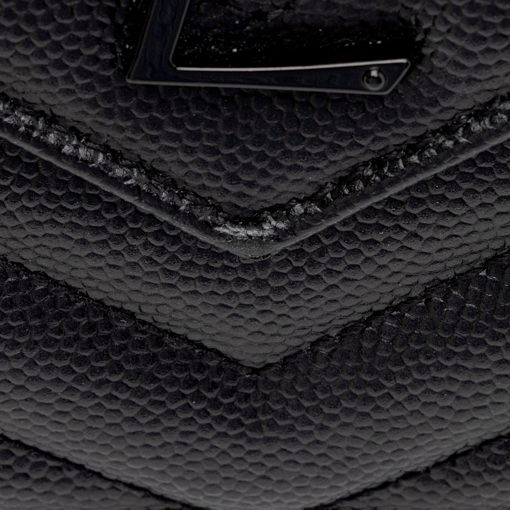 Saint Laurent Matelasse Grain de Poudre Monogram Chain Wallet (SHF-FNayQN)