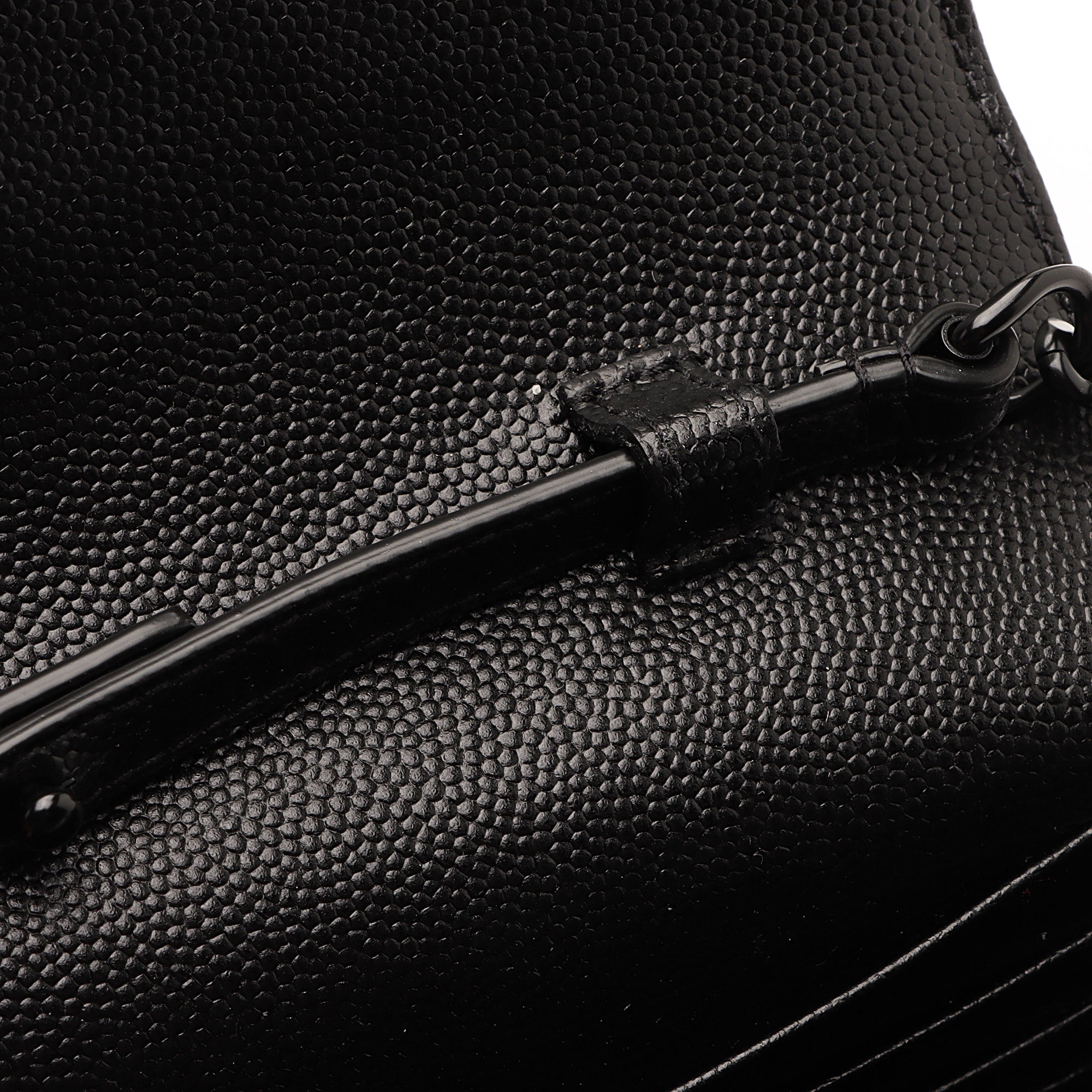 Saint Laurent Matelasse Grain de Poudre Monogram Chain Wallet (SHF-RiSHS0)