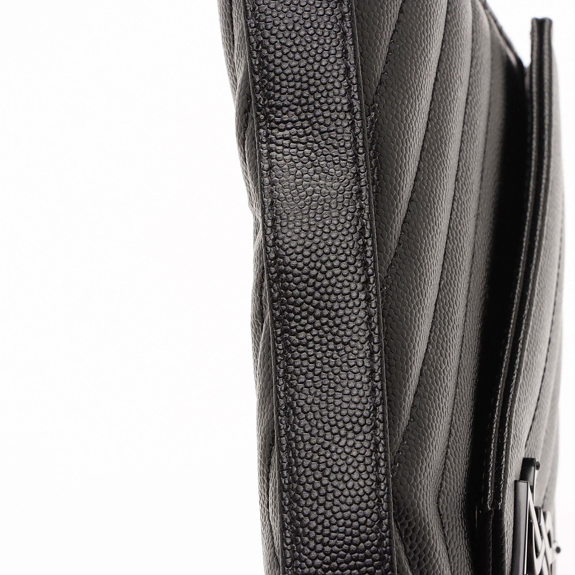 Saint Laurent Matelasse Grain de Poudre Monogram Chain Wallet (SHF-RiSHS0)