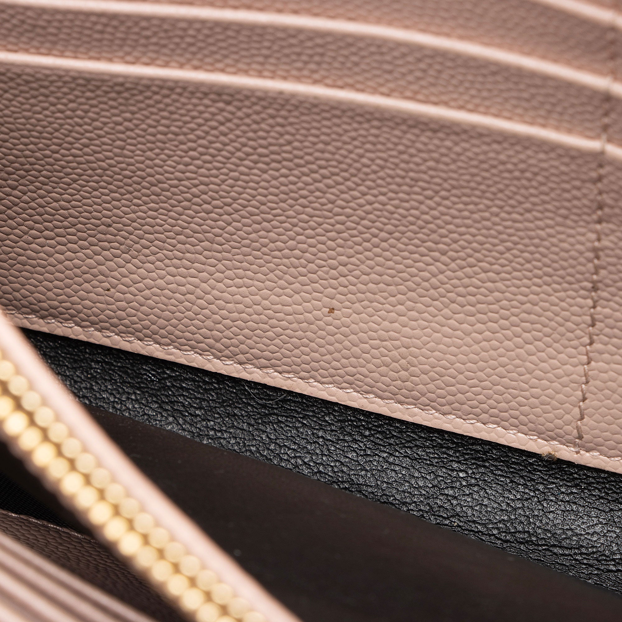 Saint Laurent Matelasse Grain de Poudre Monogram Chain Wallet (SHF-7n2Rsg)