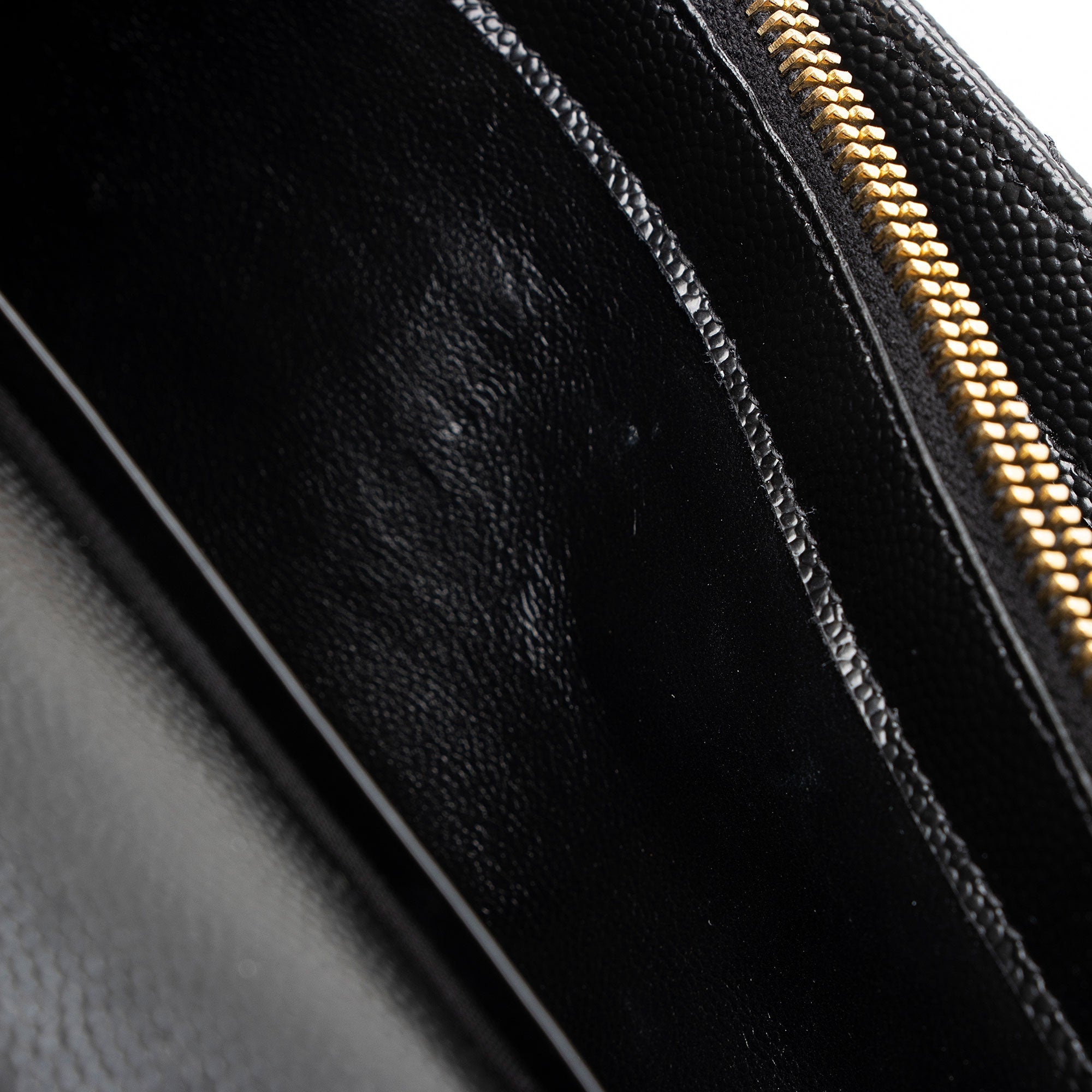 Saint Laurent Matelasse Grain de Poudre Monogram Chain Wallet (SHF-uoMWdL)