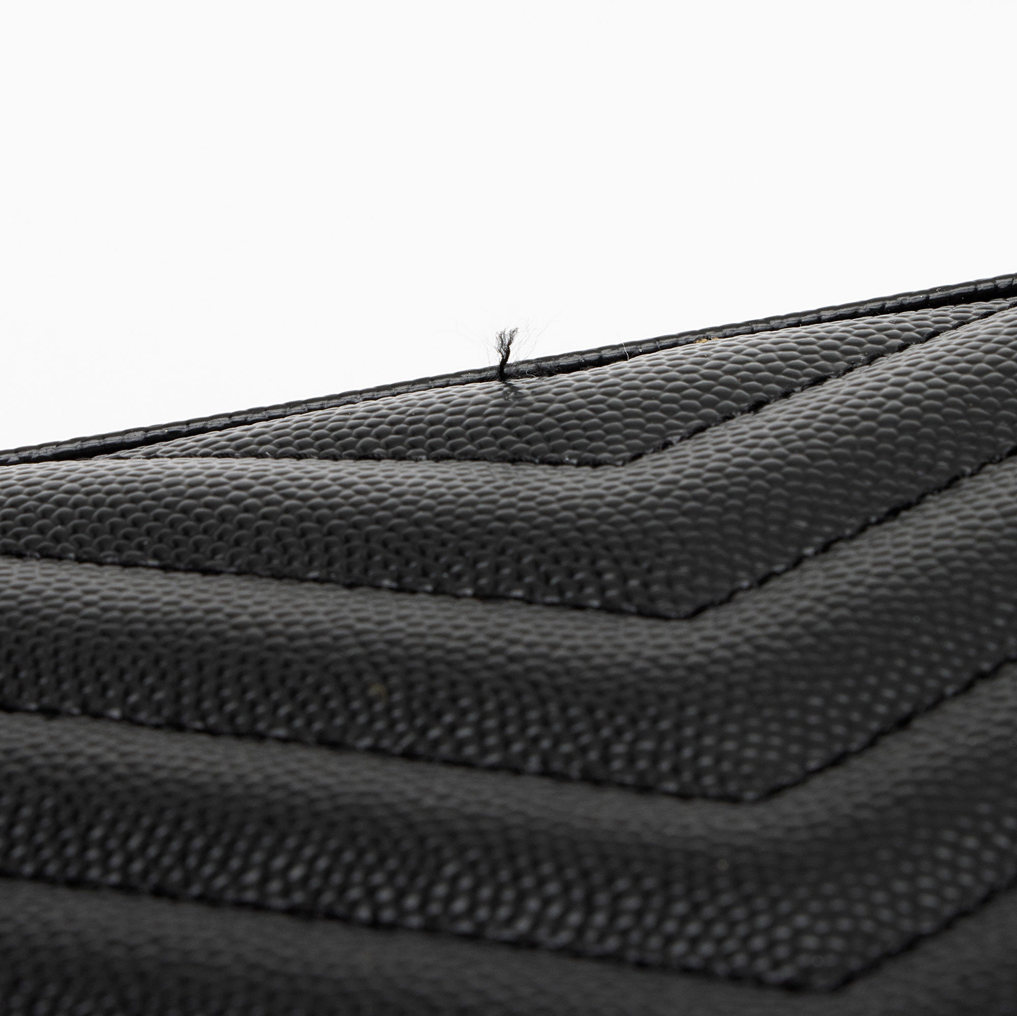 Saint Laurent Matelasse Grain de Poudre Monogram Chain Wallet (SHF-uoMWdL)