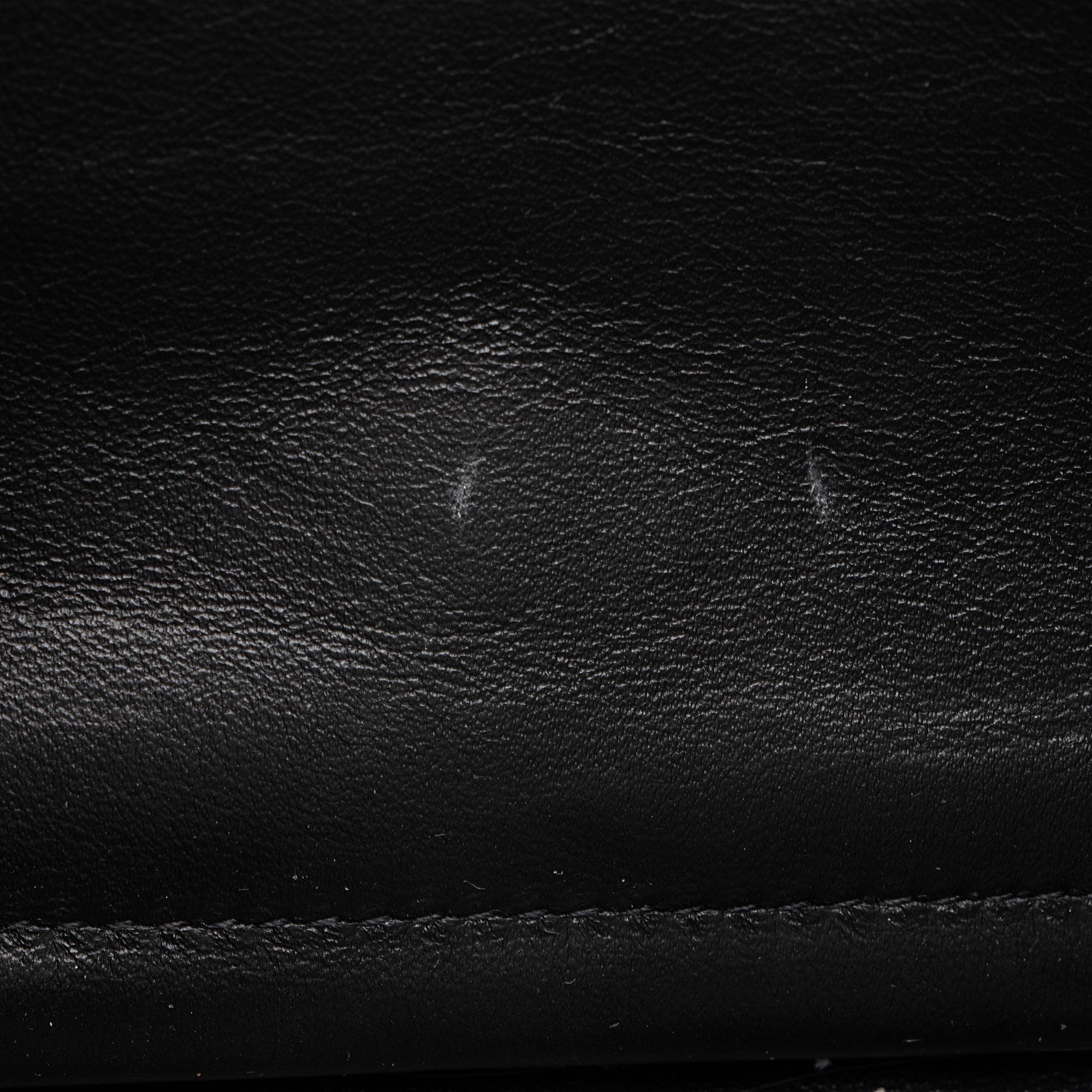 Saint Laurent Matelasse Grain de Poudre Monogram Chain Wallet (SHF-dl9giW)