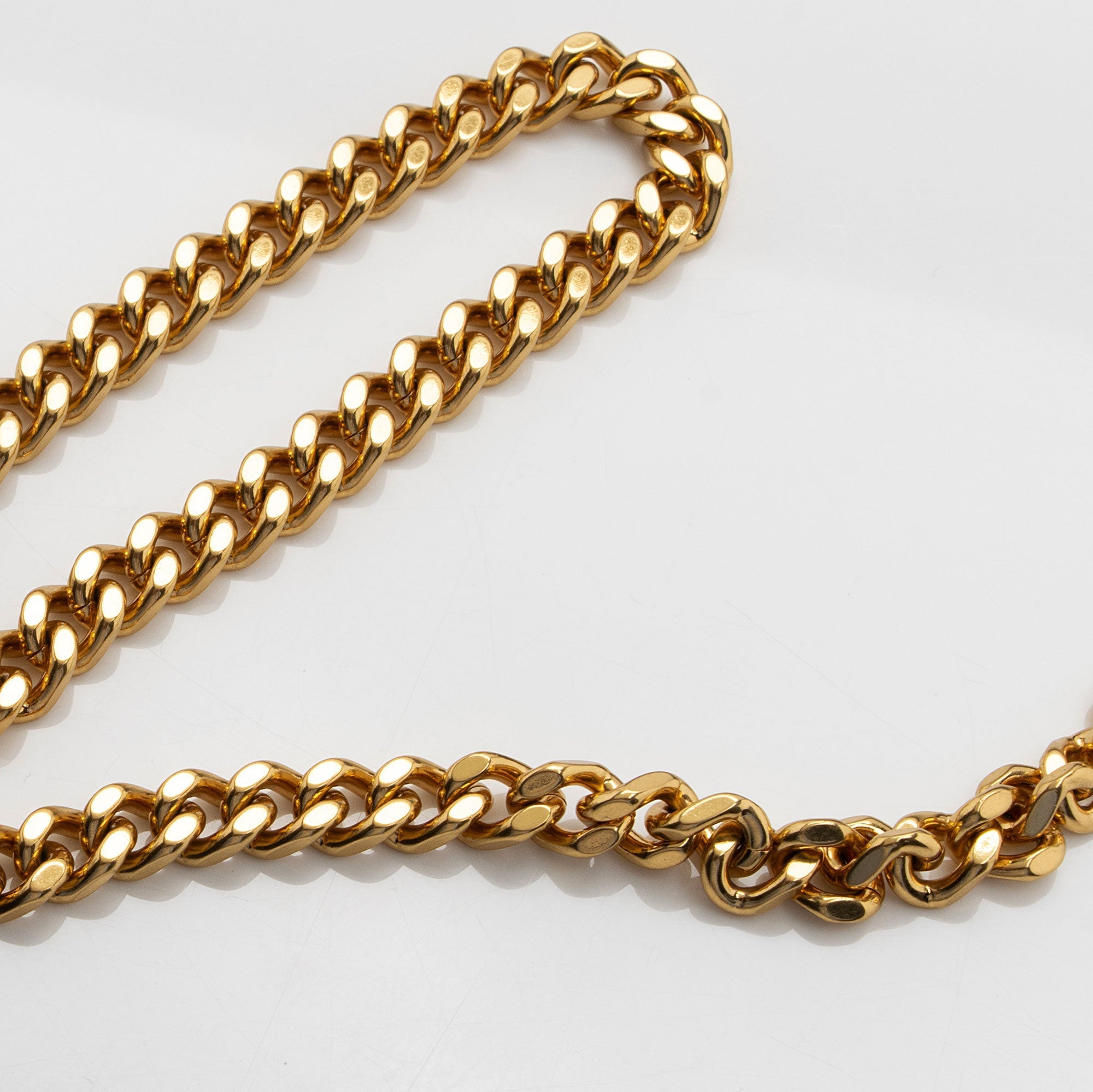 Saint Laurent Matelasse Grain de Poudre Monogram Envelope Chain Wallet (SHF-qb9r0n)