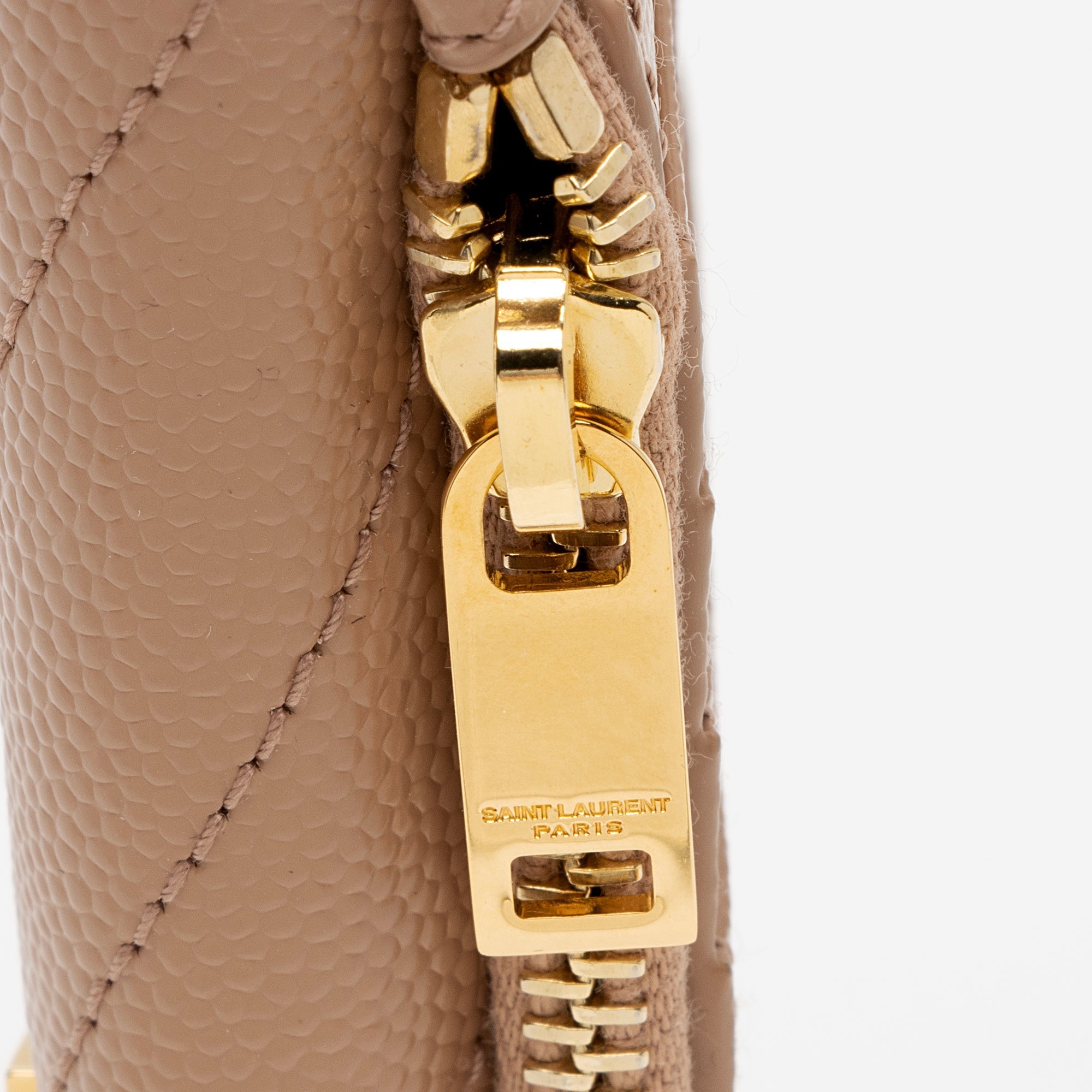 Saint Laurent Matelasse Grain de Poudre Monogram Fragments Flap Card Case (SHF-9N5wrw)