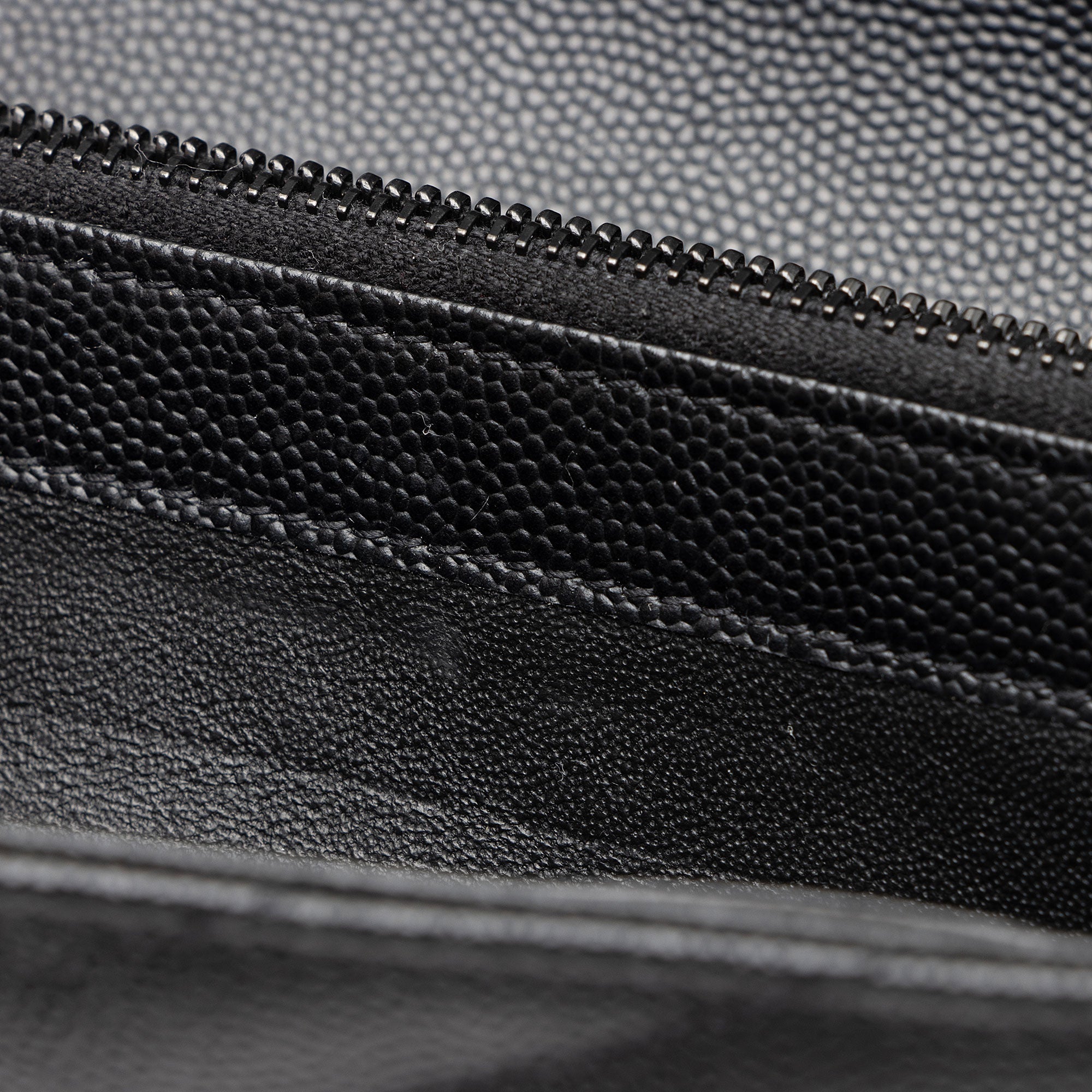 Saint Laurent Matelasse Grain de Poudre Monogram Wallet (SHF-XsSTMO)