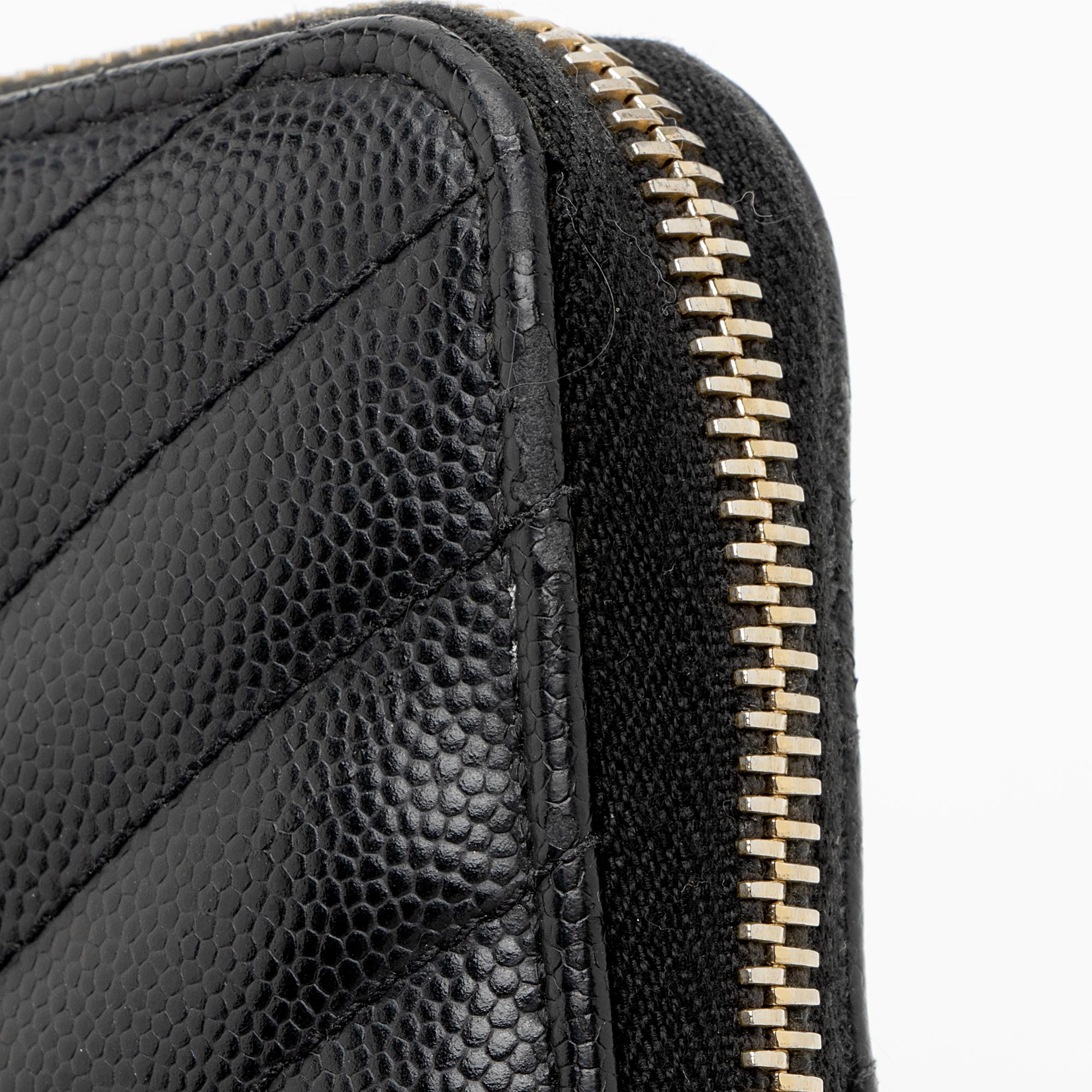 Saint Laurent Matelasse Grain de Poudre Monogram Zip Around Wallet (SHF-wej7UG)