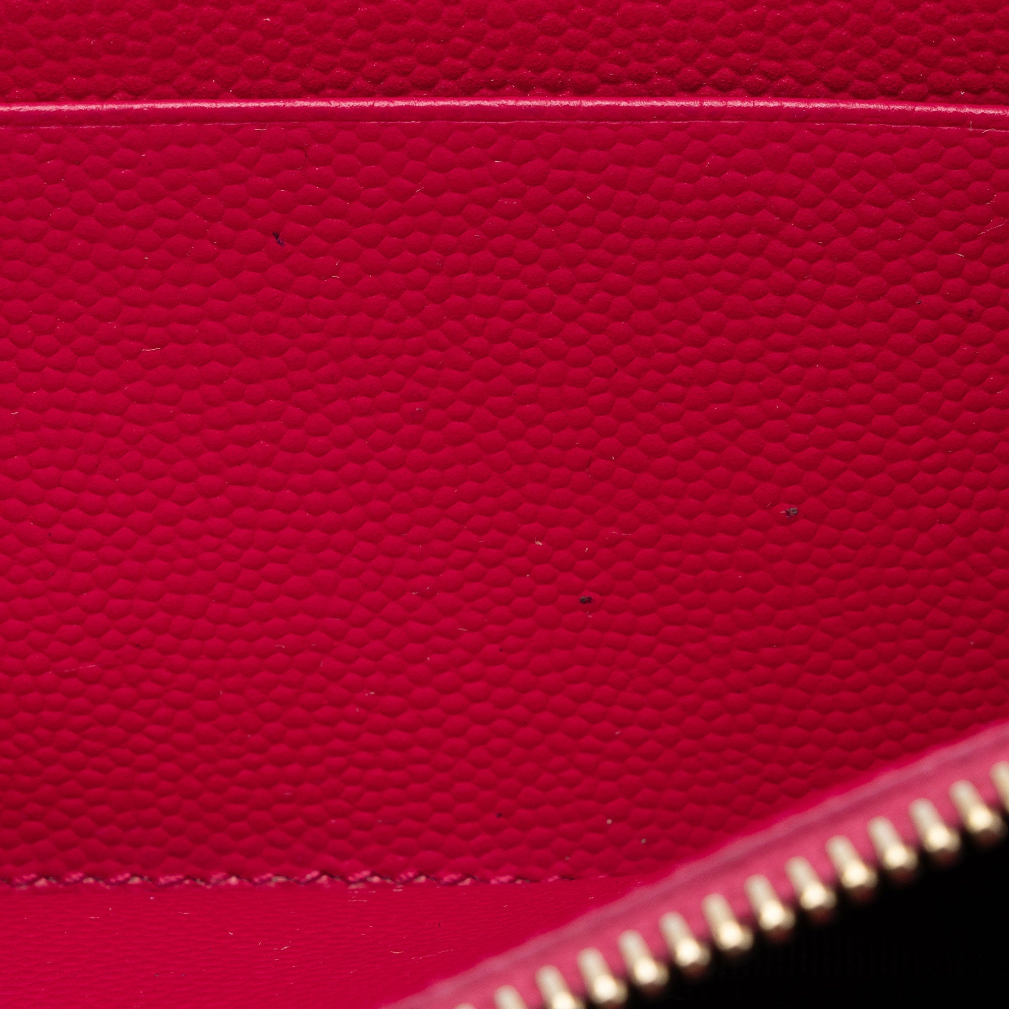 Saint Laurent Matelasse Grain de Poudre Monogram Zip Around Wallet (SHF-xMdHJp)