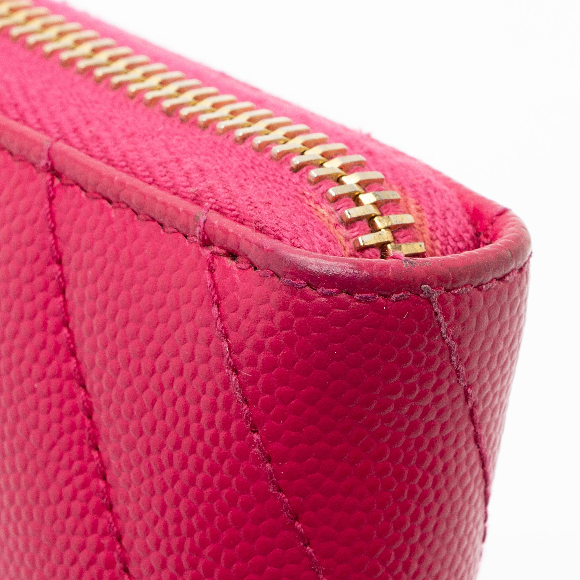 Saint Laurent Matelasse Grain de Poudre Monogram Zip Around Wallet (SHF-xMdHJp)