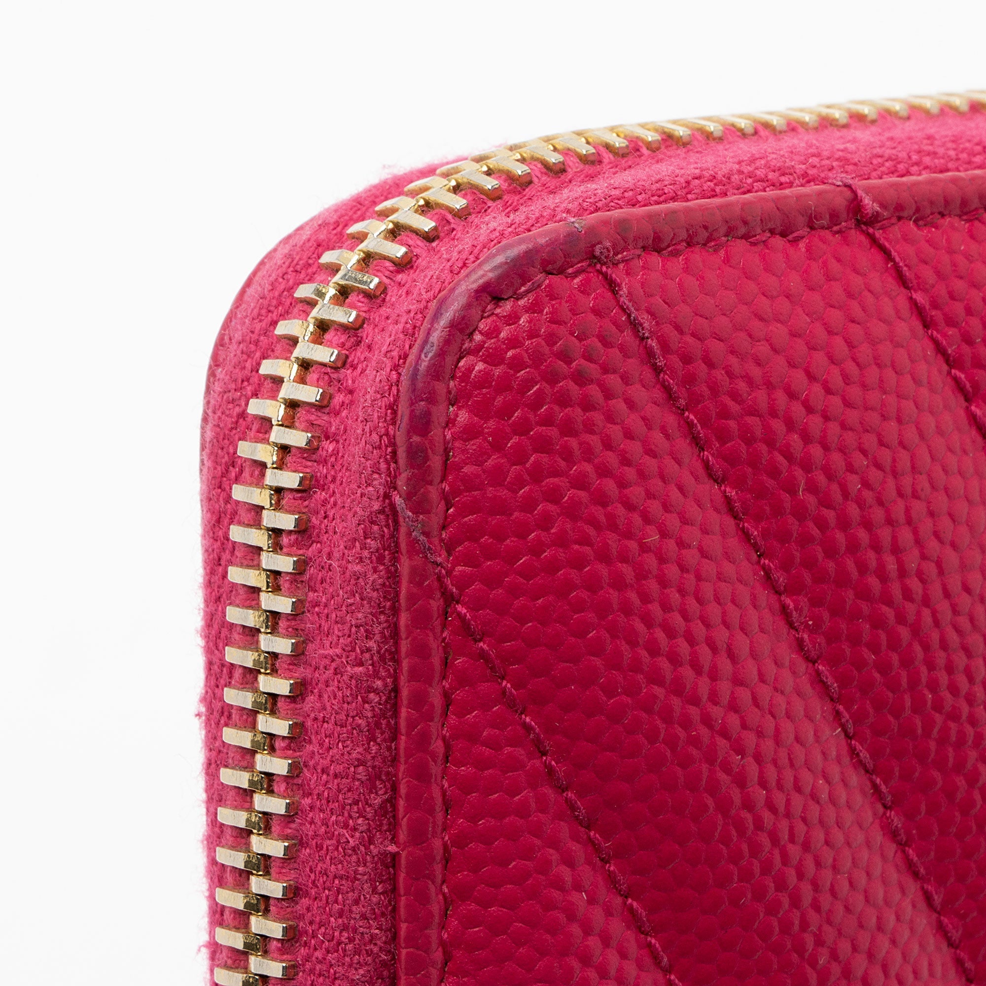 Saint Laurent Matelasse Grain de Poudre Monogram Zip Around Wallet (SHF-xMdHJp)
