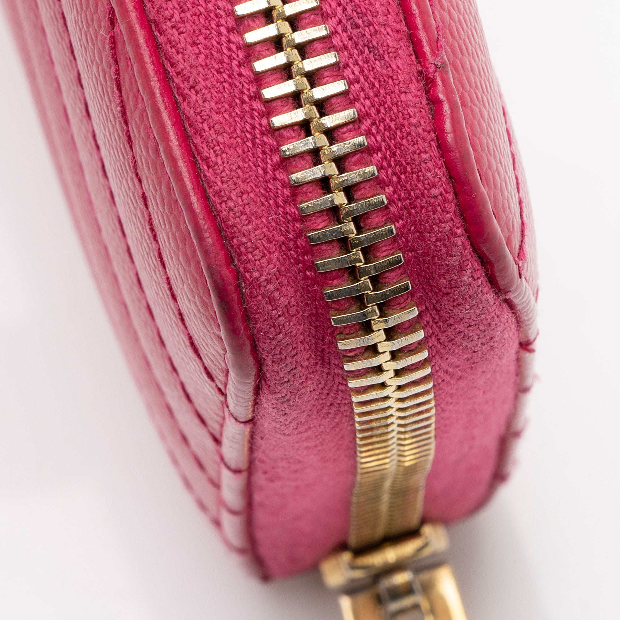 Saint Laurent Matelasse Grain de Poudre Monogram Zip Around Wallet (SHF-xMdHJp)