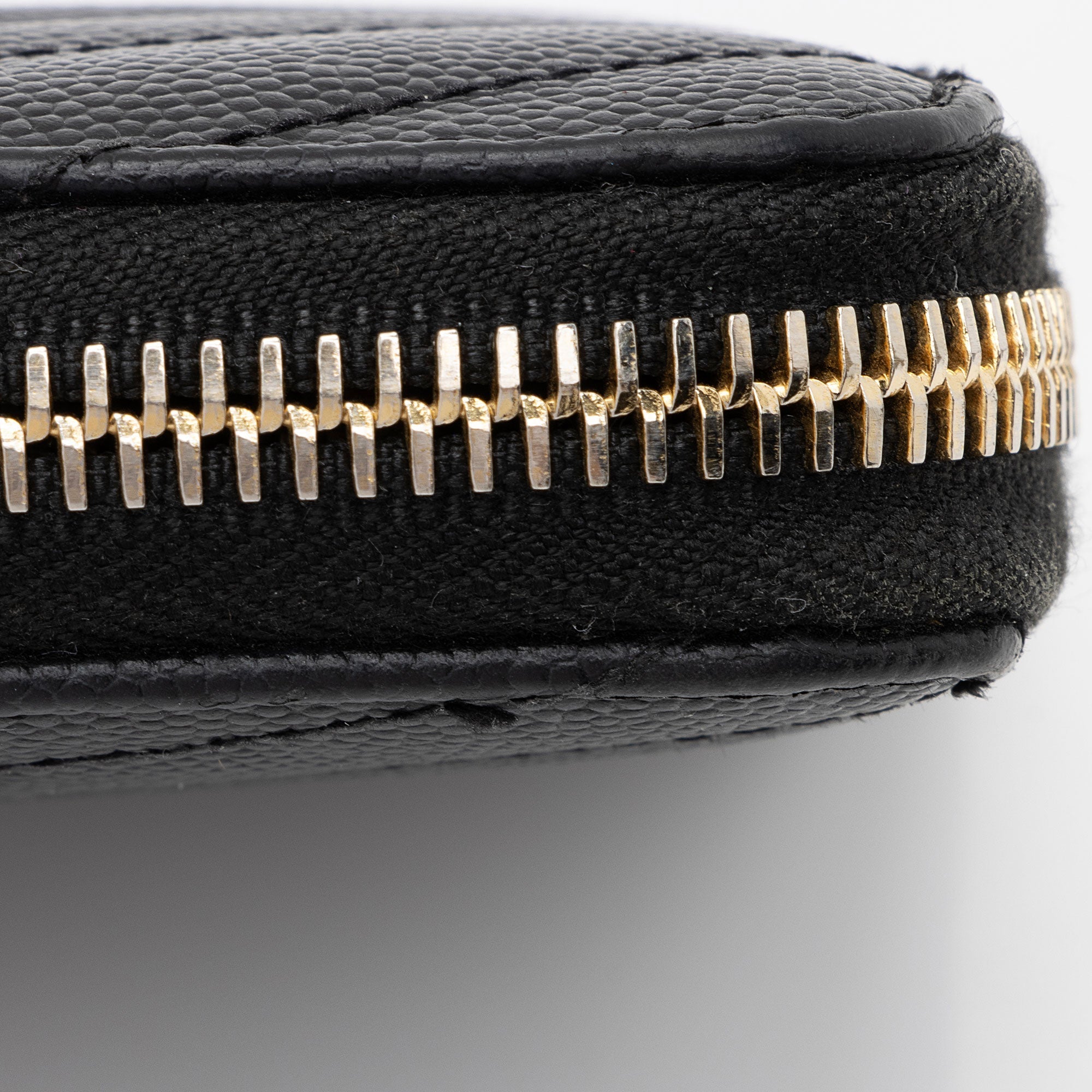 Saint Laurent Matelasse Grain de Poudre Monogram Zip Around Wallet (SHF-O3K7M8)
