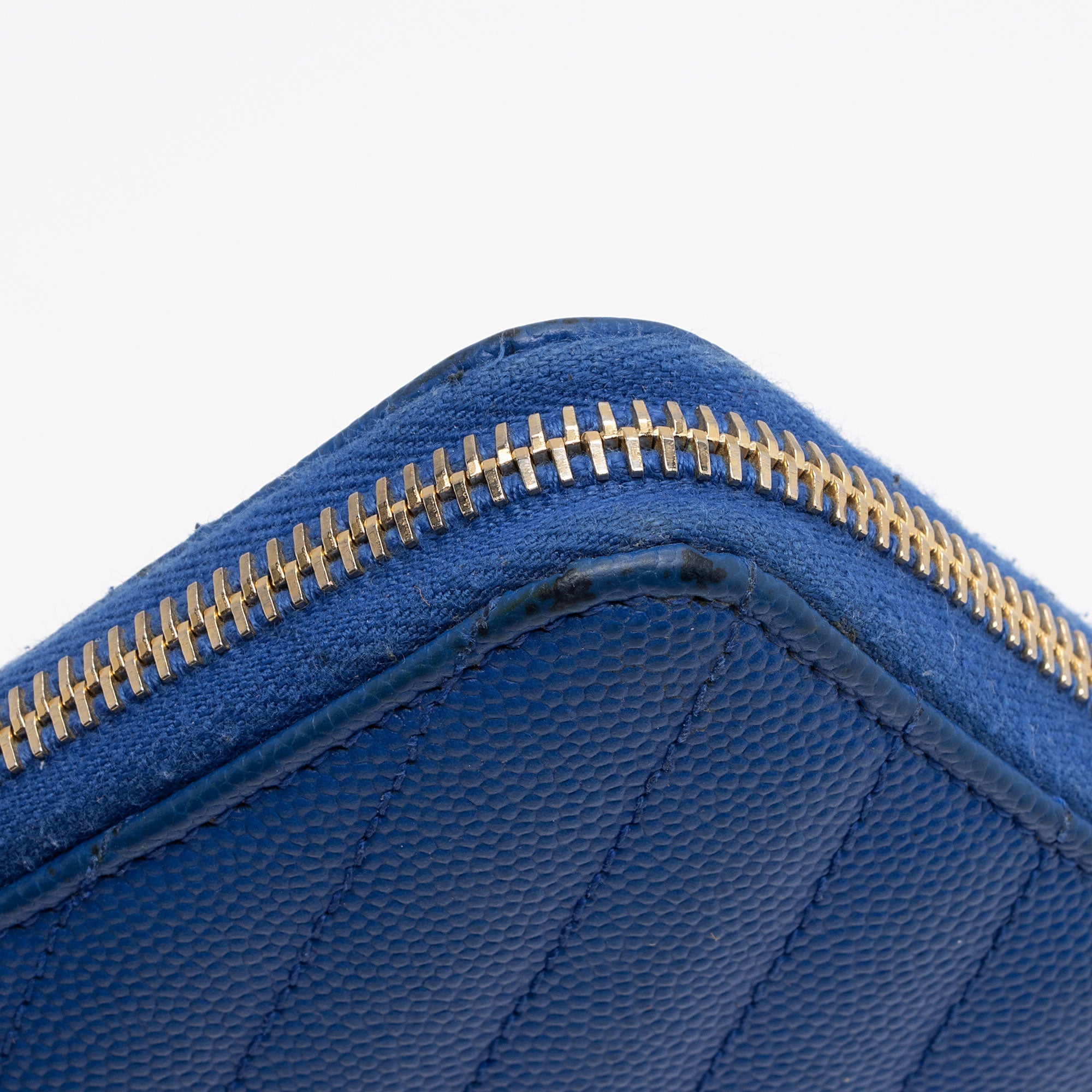 Saint Laurent Matelasse Grain de Poudre Monogram Zip Around Wallet (SHF-GVAGu1)
