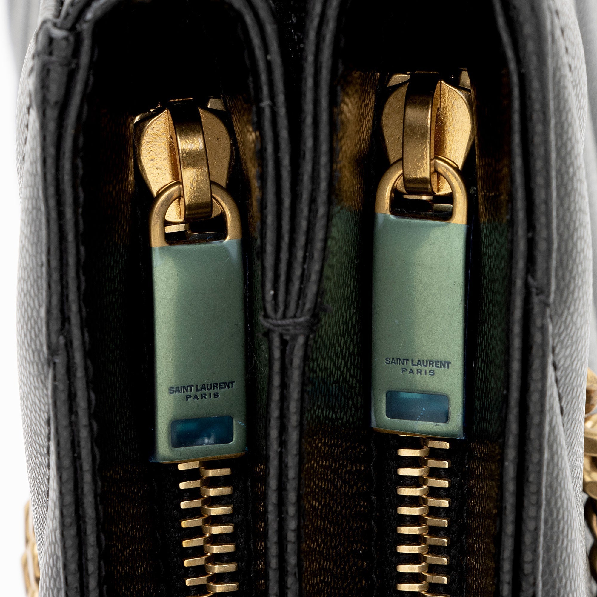 Saint Laurent Matelasse Chevron Grain de Poudre Tribeca Medium Tote (SHF-OUYeug)