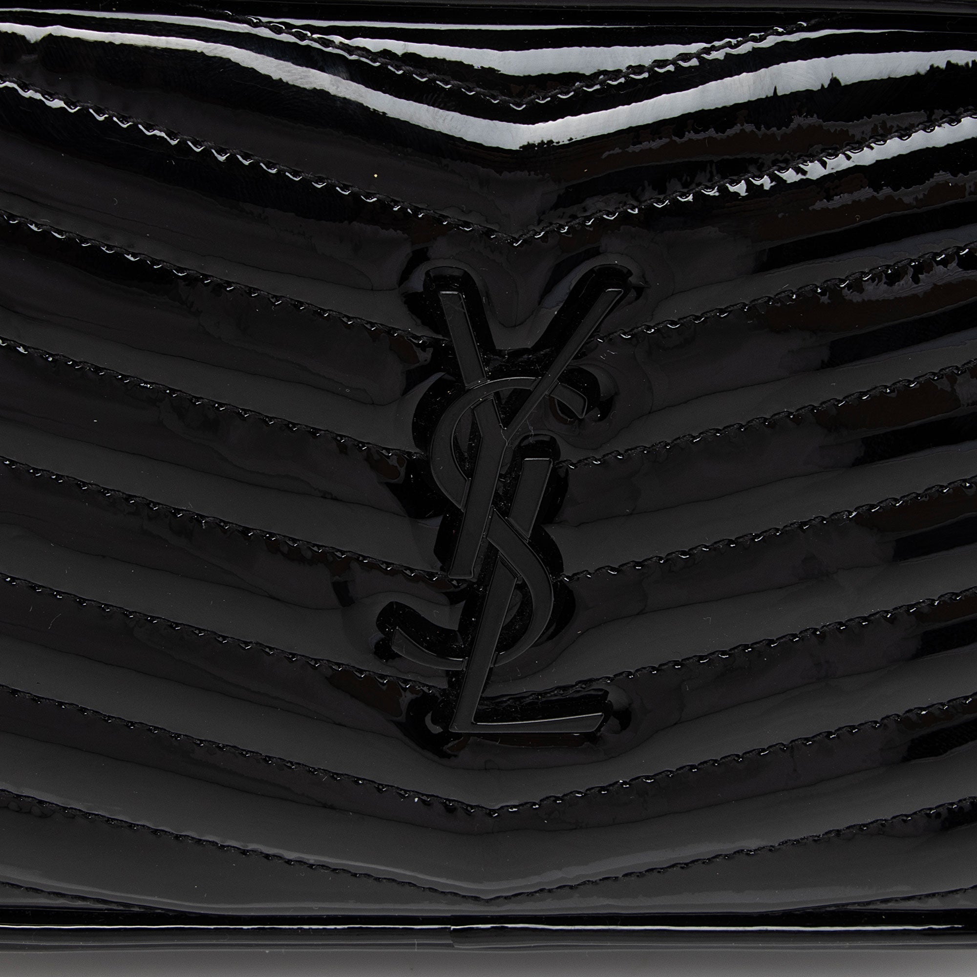 Saint Laurent Matelasse Patent Leather Monogram Lou Mini Camera Bag (SHF-xwMZnb)