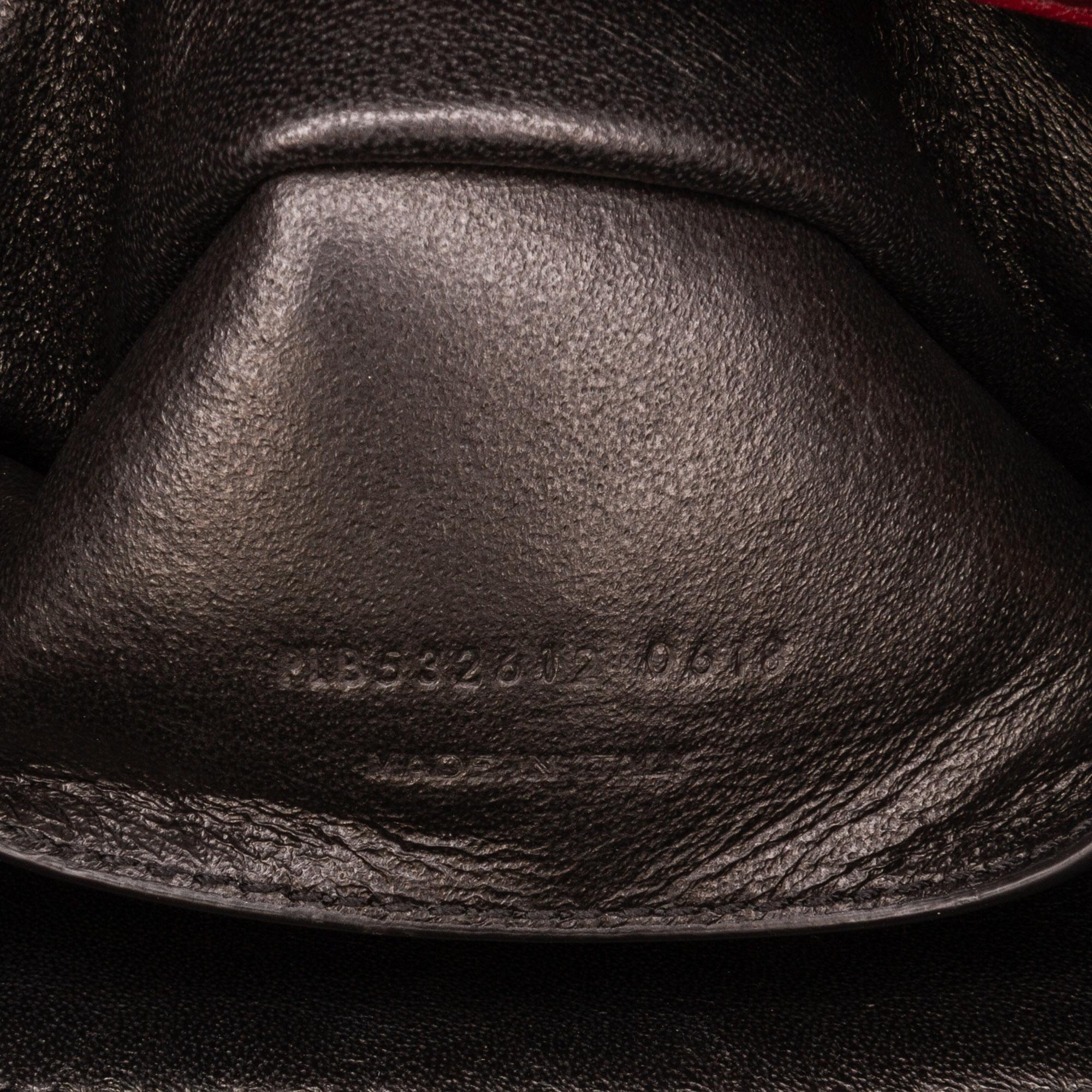 Saint Laurent Medium Vicky Crossbody Bag (SHG-Q6C0Hy)