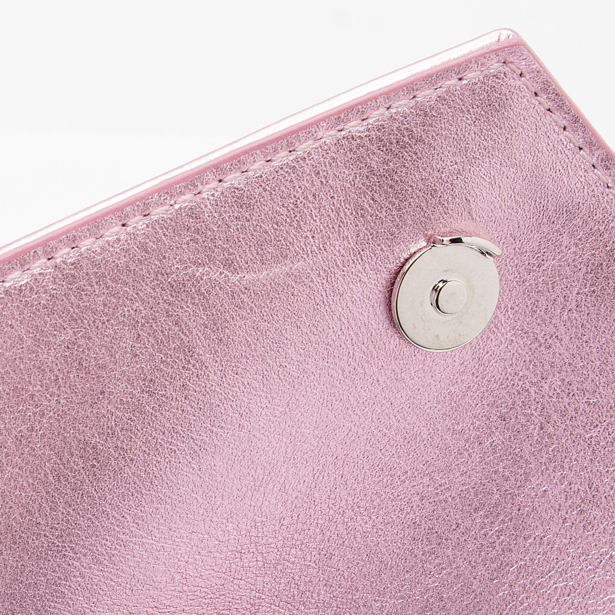 Saint Laurent Metallic Matelasse Lambskin Monogram Small Double Flap Bag (SHF-IdIvhA)